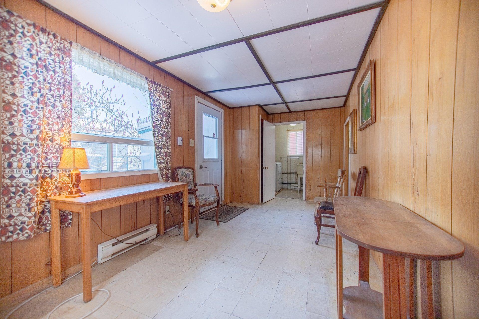 









871


Rue St-Antoine

,
Contrecoeur,




QC
J0L1C0

