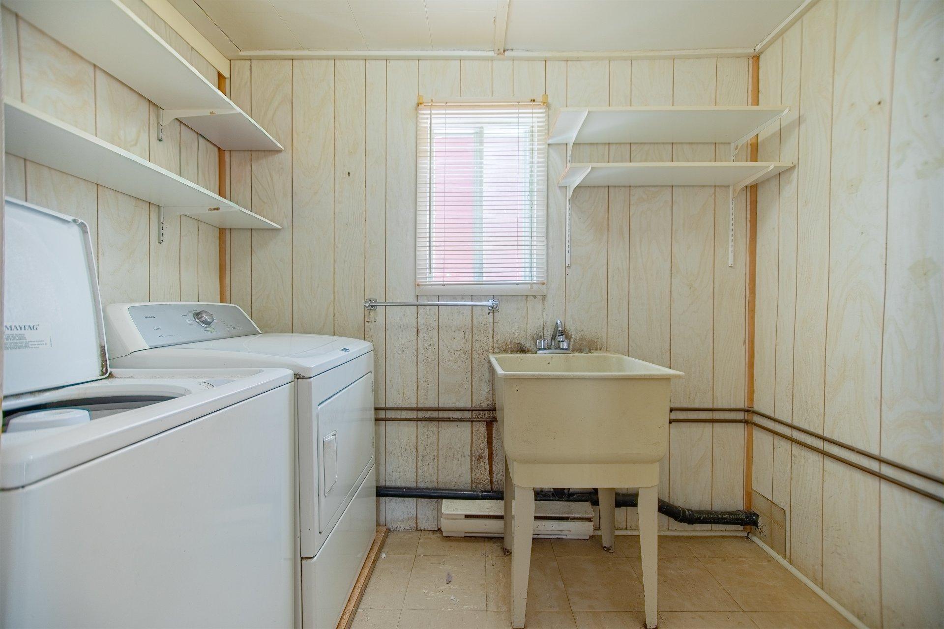 









871


Rue St-Antoine

,
Contrecoeur,




QC
J0L1C0

