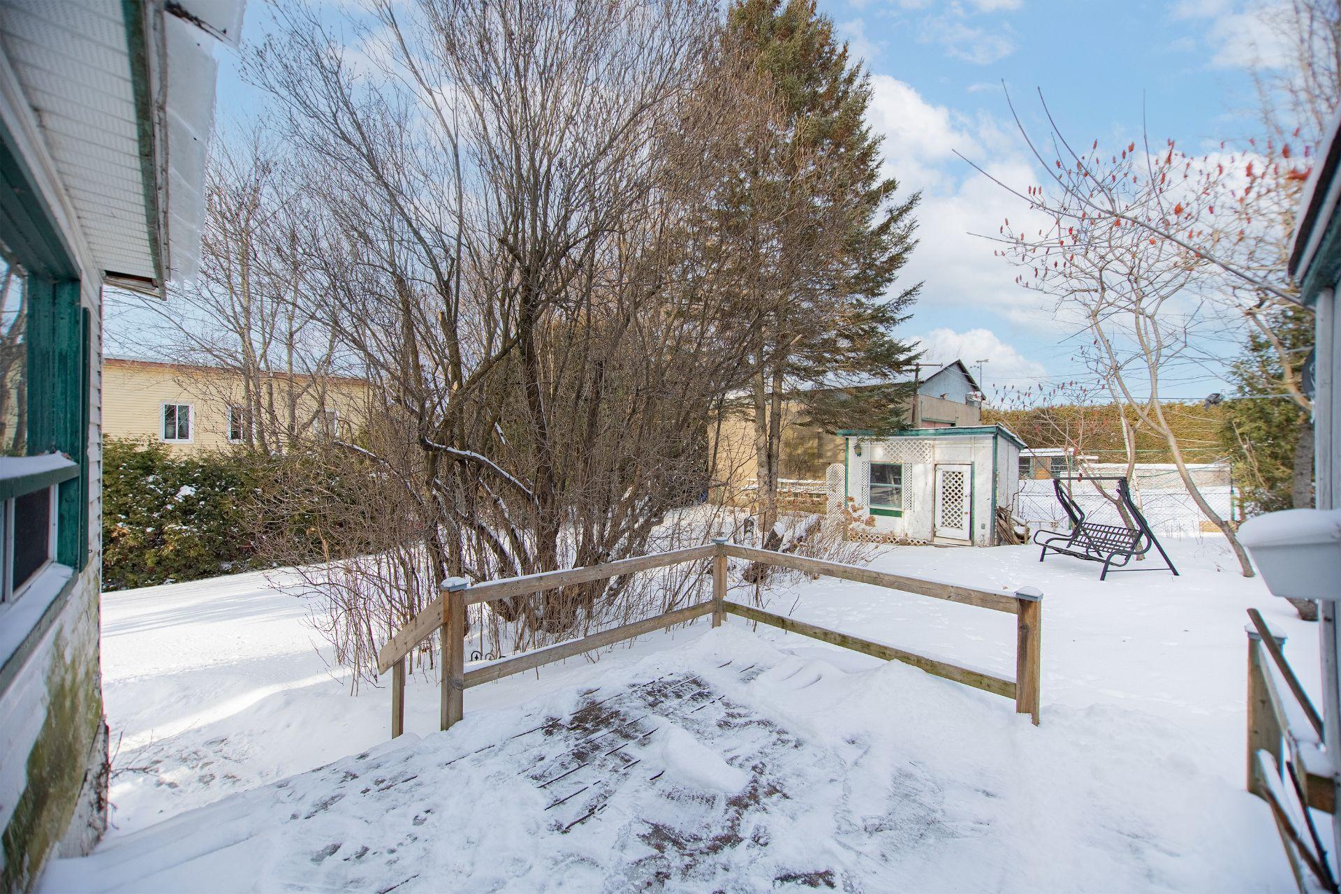 









871


Rue St-Antoine

,
Contrecoeur,




QC
J0L1C0

