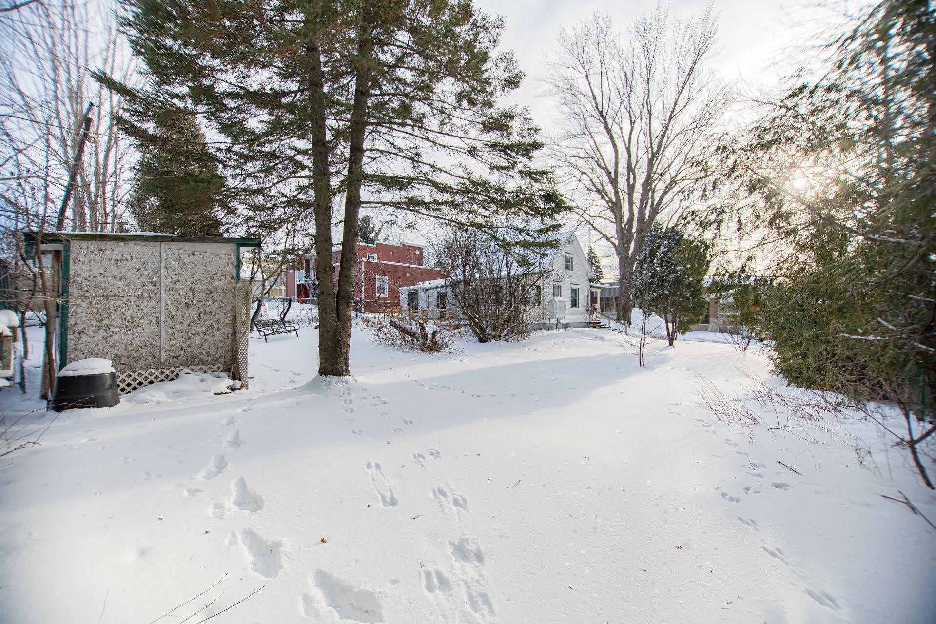 









871


Rue St-Antoine

,
Contrecoeur,




QC
J0L1C0

