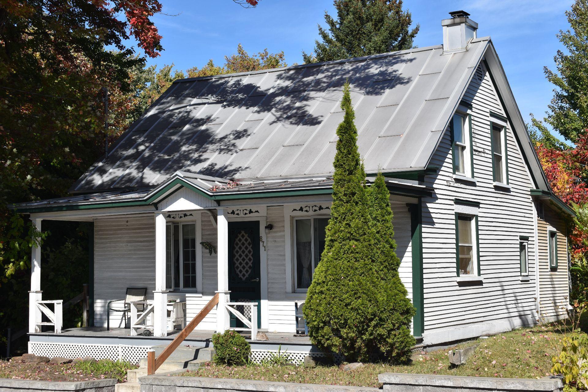 









871


Rue St-Antoine

,
Contrecoeur,




QC
J0L1C0

