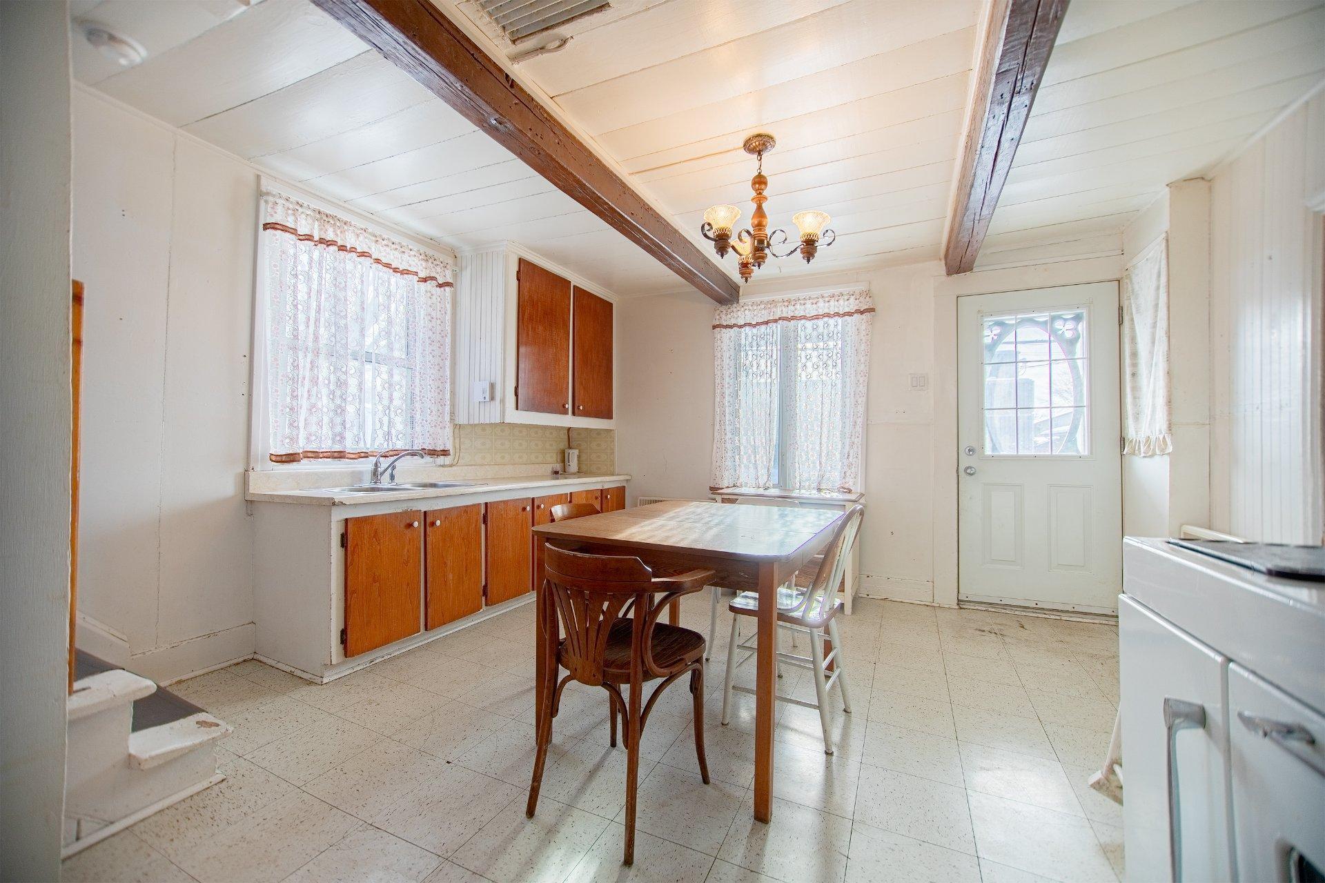 









871


Rue St-Antoine

,
Contrecoeur,




QC
J0L1C0

