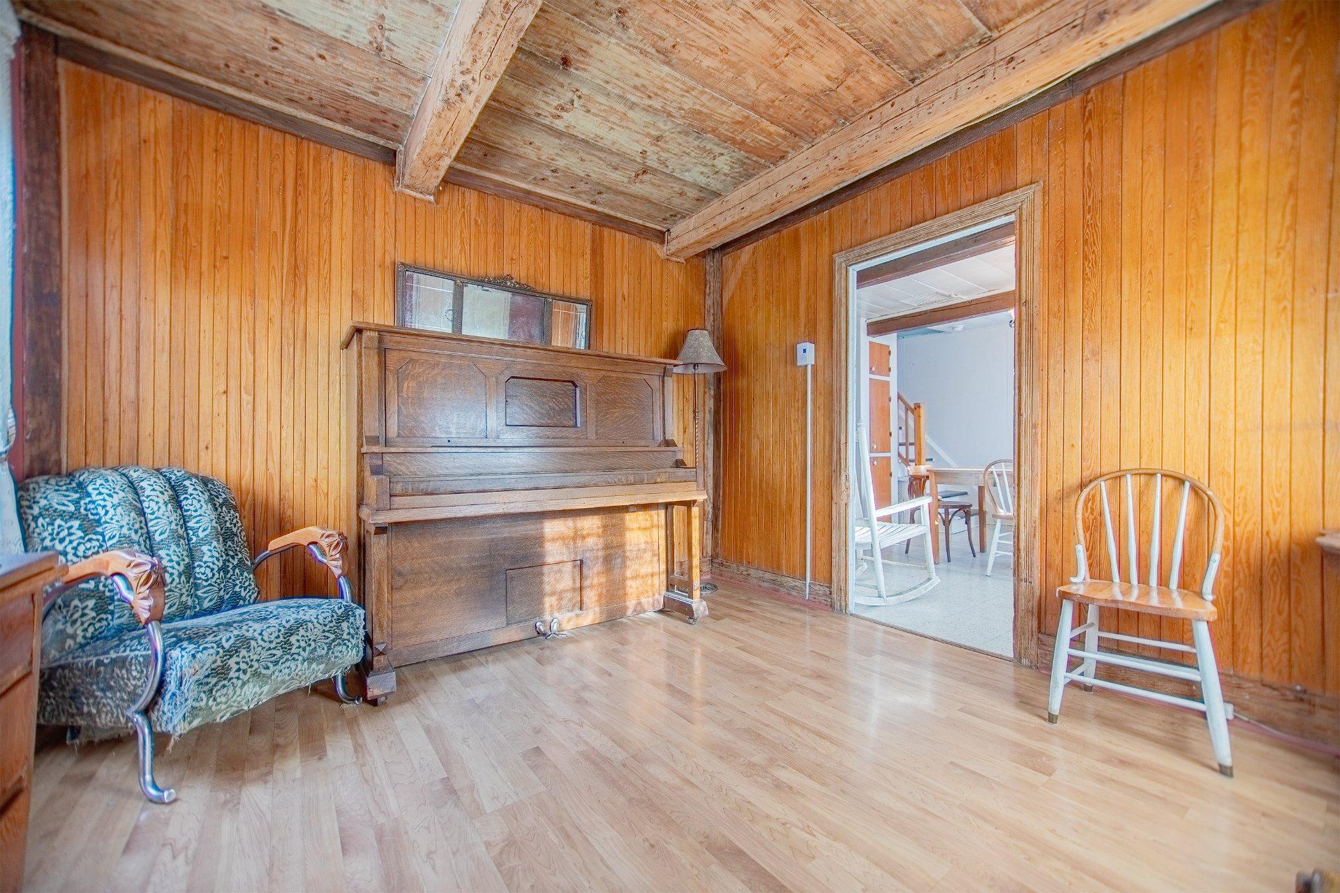 









871


Rue St-Antoine

,
Contrecoeur,




QC
J0L1C0

