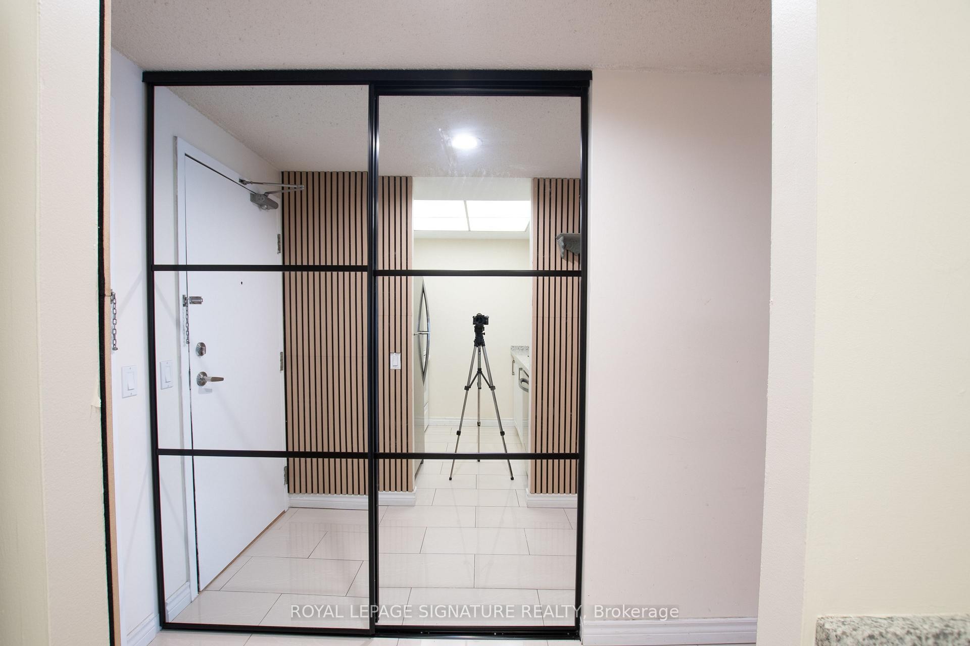 









7


Bishop

Avenue, 1604,
Toronto,




ON
M2M 4J4

