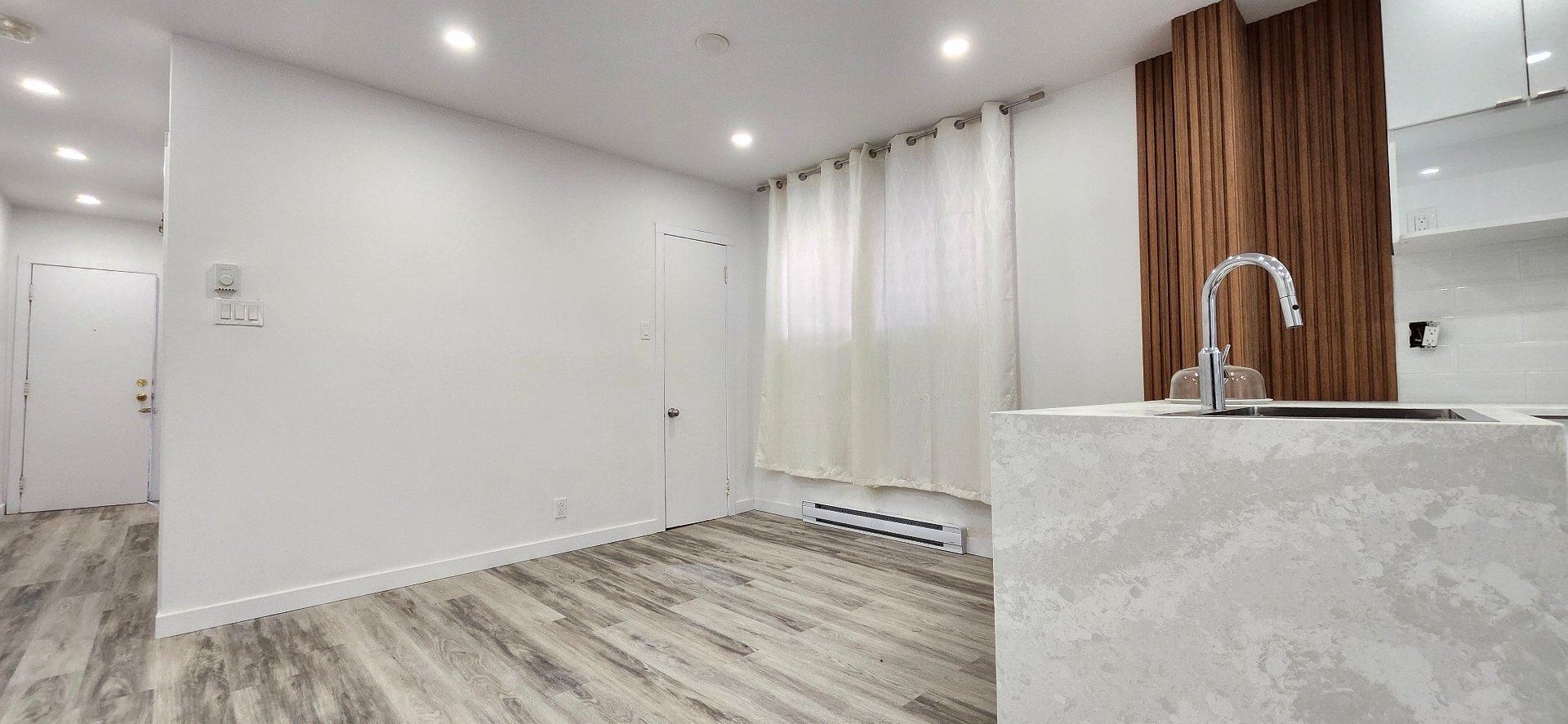 









2222


Rue Fleury E.

, 1,
Montréal (Ahuntsic-Cartierville),




QC
H2B1K4

