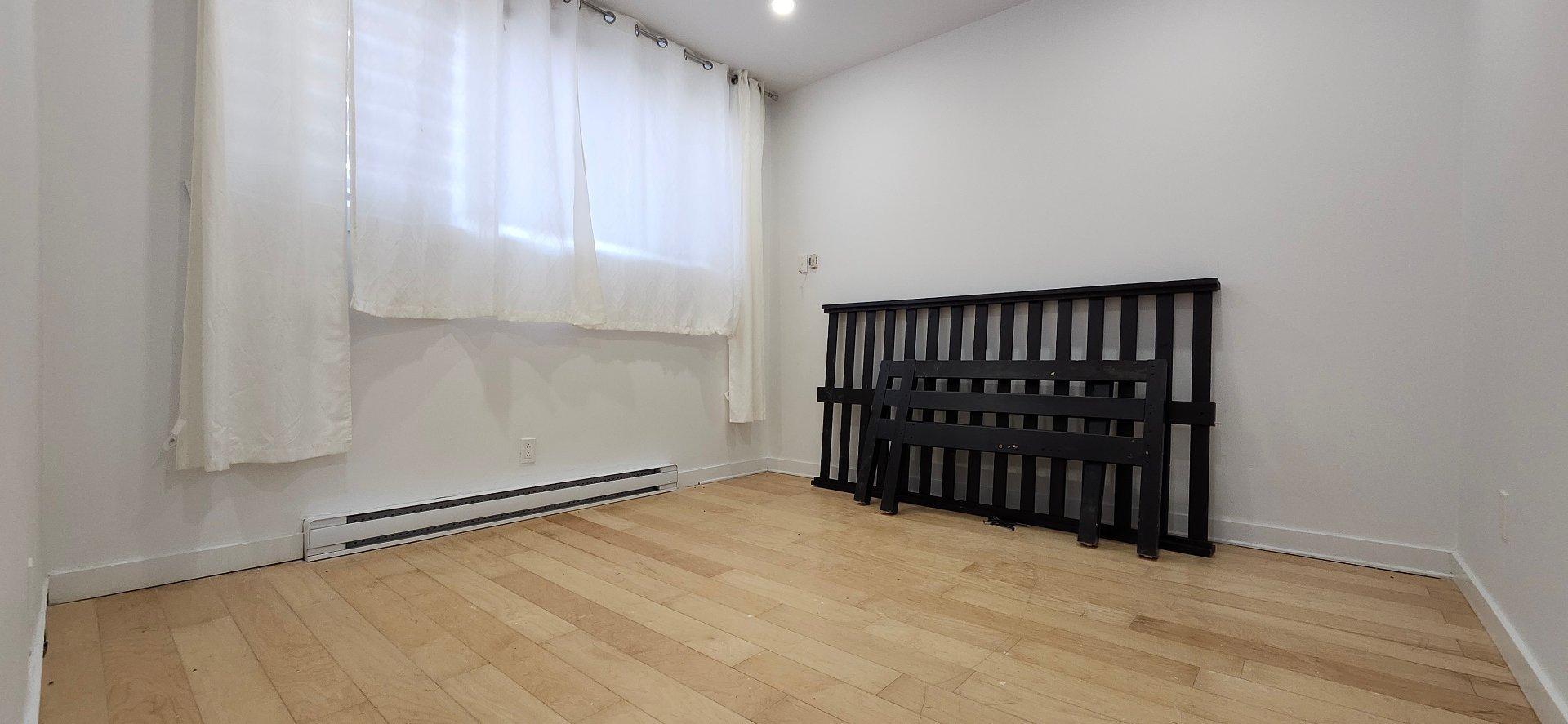 









2222


Rue Fleury E.

, 1,
Montréal (Ahuntsic-Cartierville),




QC
H2B1K4

