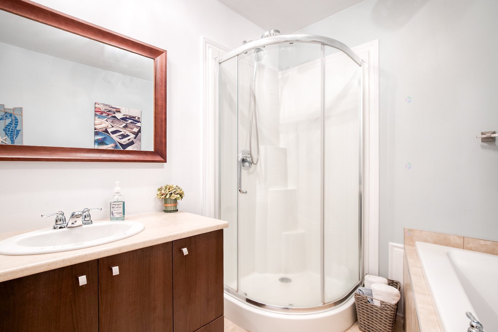 









744


Rue des Sureaux

, 8,
Boucherville,




QC
J4B0C8

