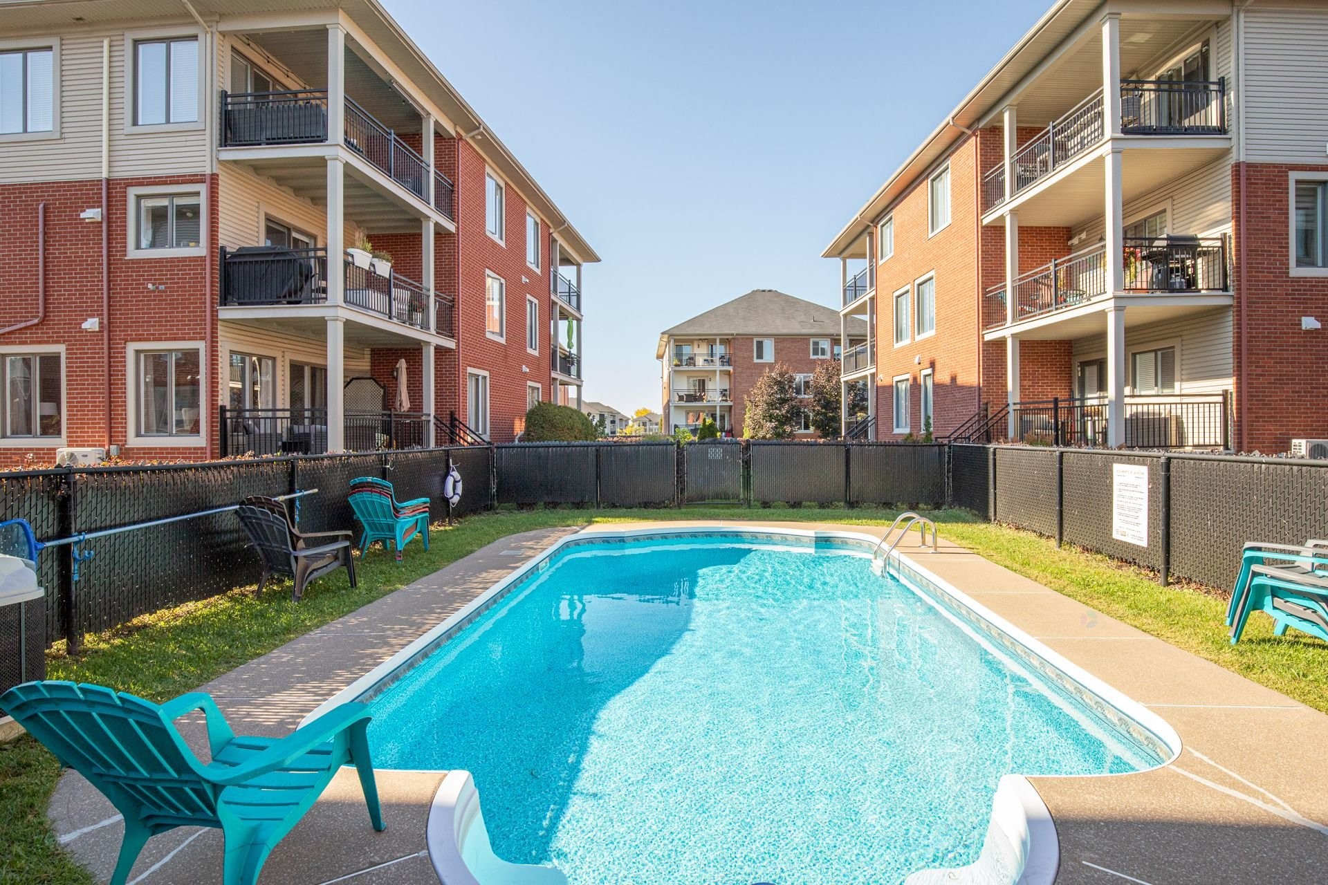 









744


Rue des Sureaux

, 8,
Boucherville,




QC
J4B0C8

