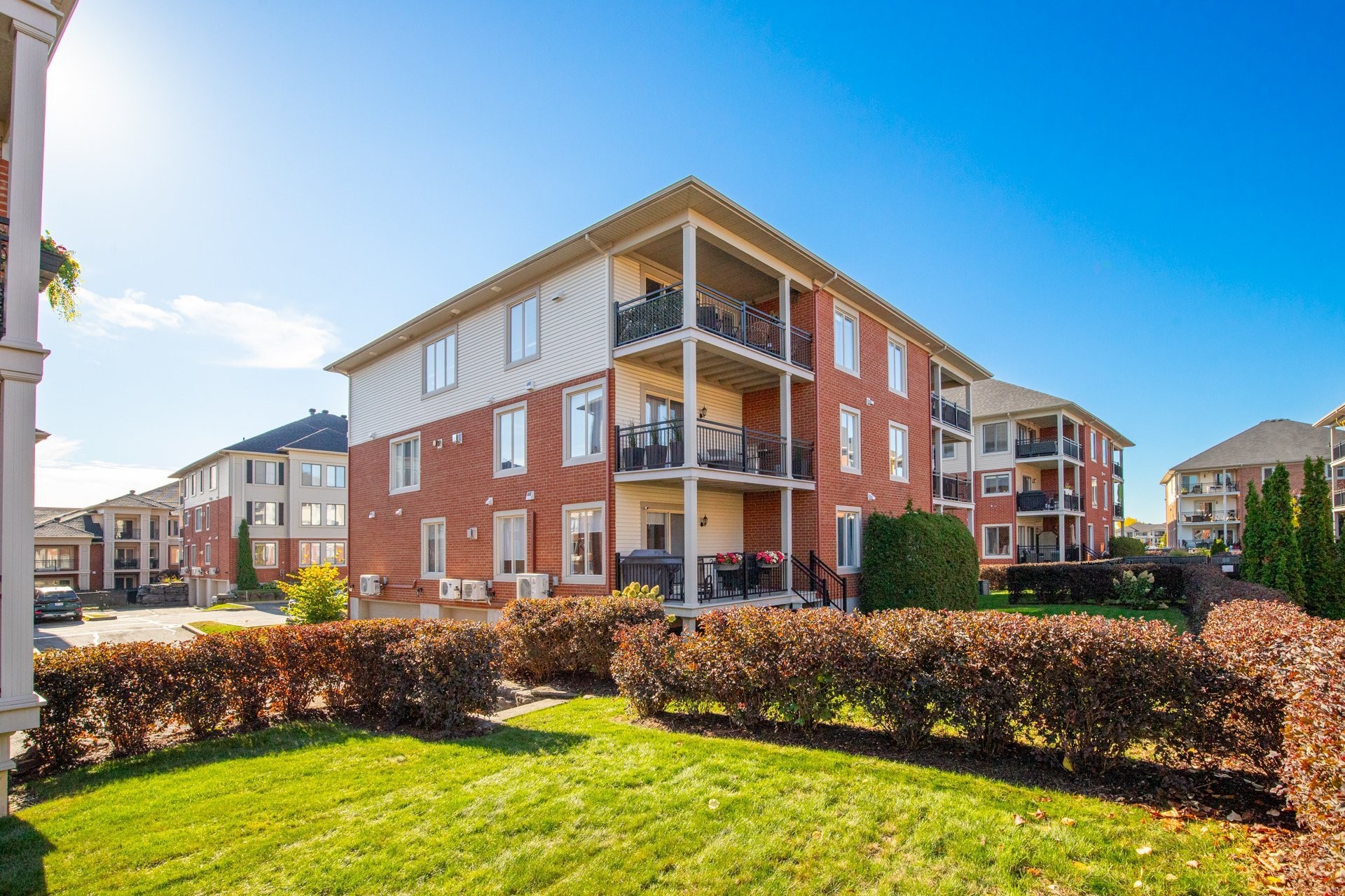 









744


Rue des Sureaux

, 8,
Boucherville,




QC
J4B0C8

