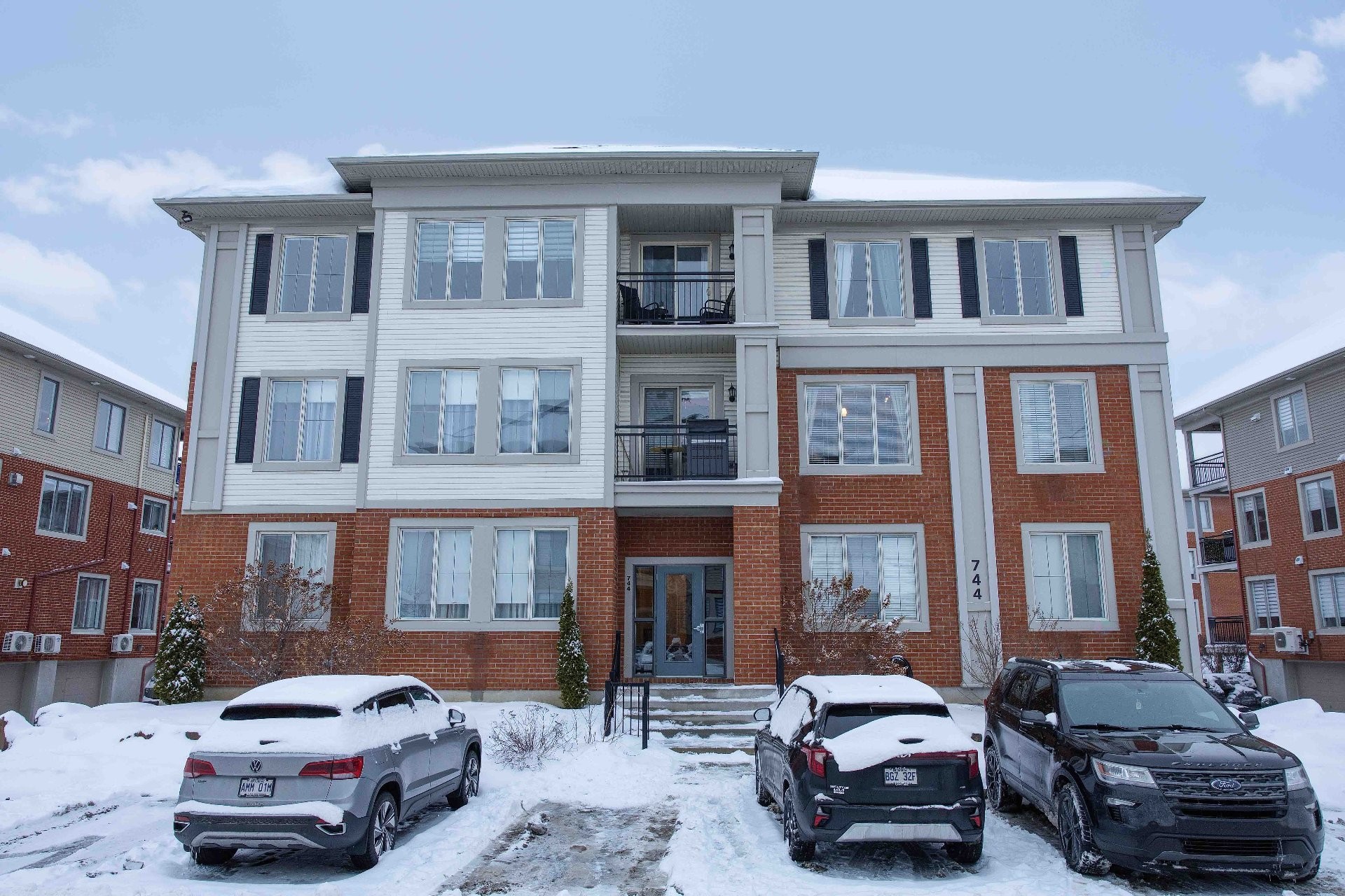 









744


Rue des Sureaux

, 8,
Boucherville,




QC
J4B0C8

