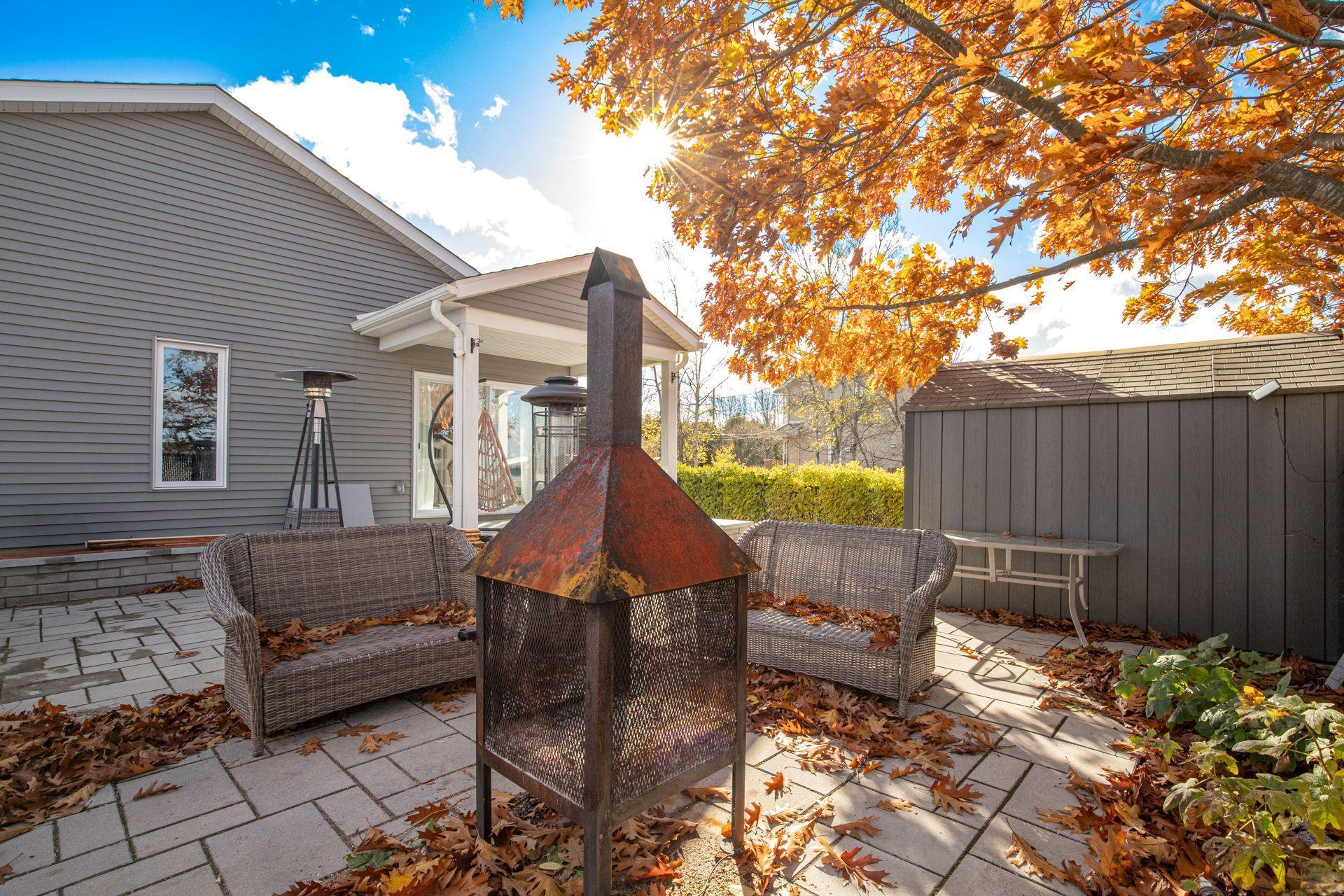 









1387


Rue du Bonheur

,
Saint-Alexandre,




QC
J0J1S0

