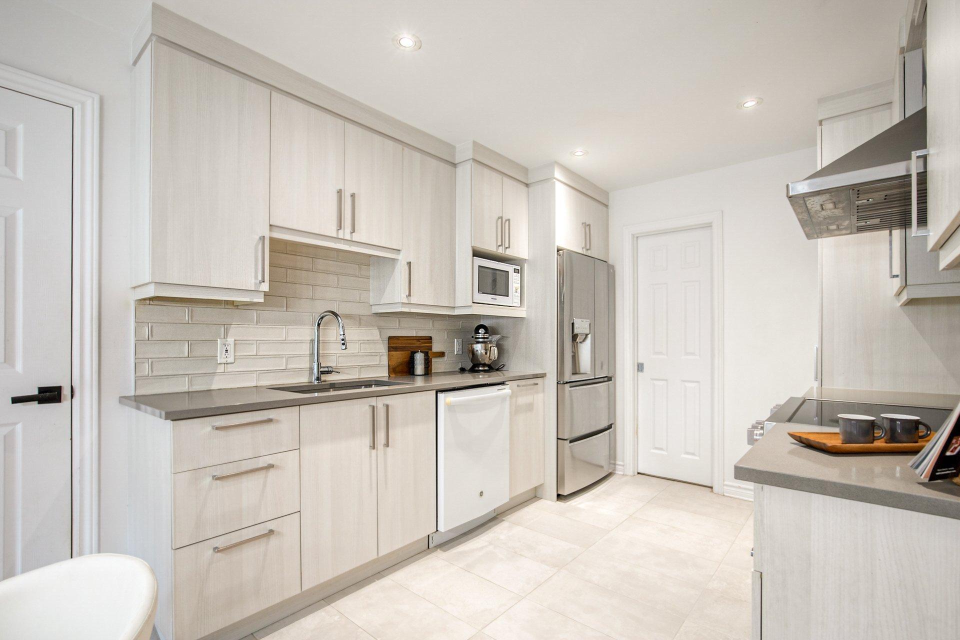 









1387


Rue du Bonheur

,
Saint-Alexandre,




QC
J0J1S0

