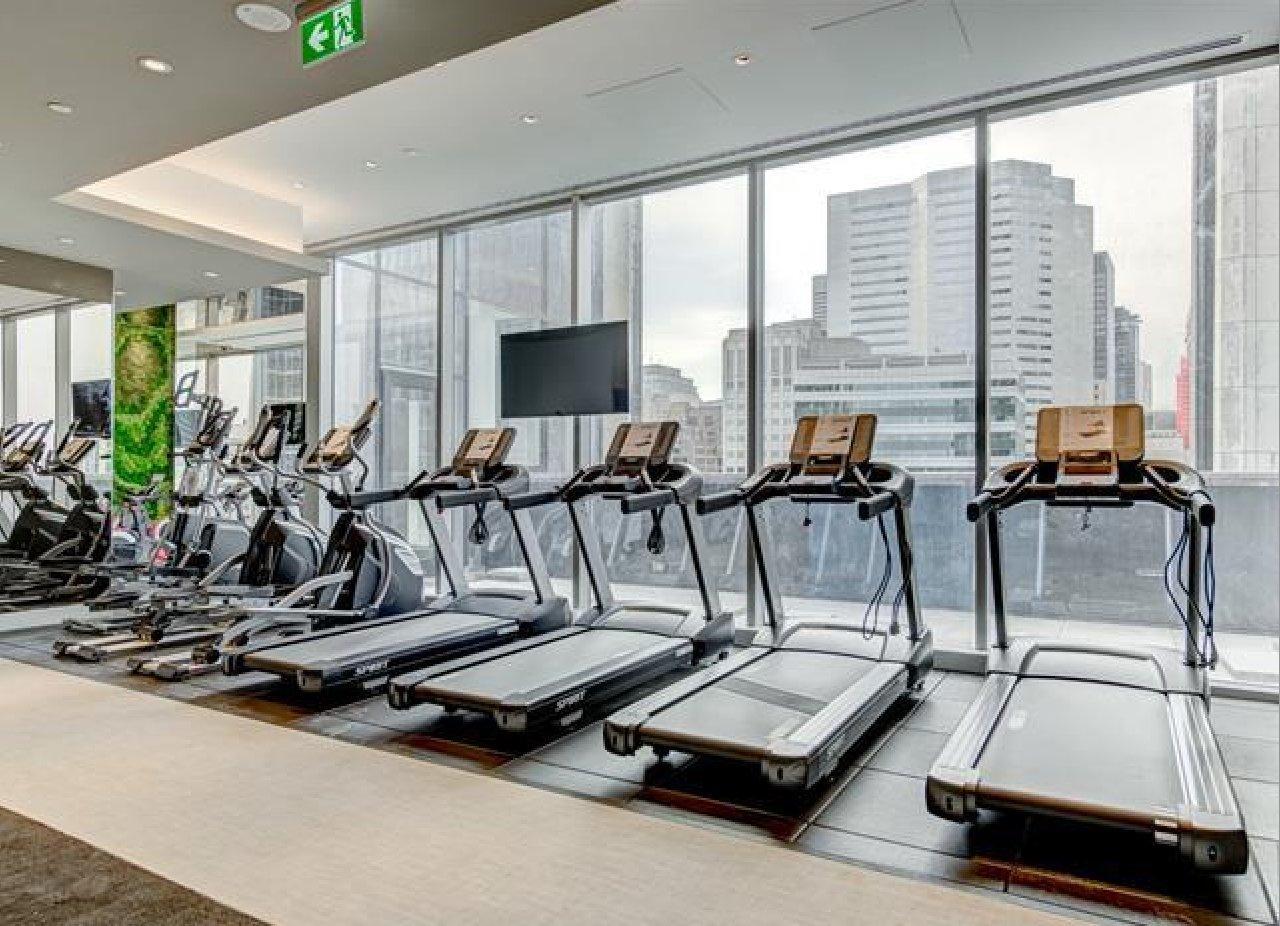 









720


Rue St-Jacques

, 1607,
Montréal (Ville-Marie),




QC
H3C1A1

