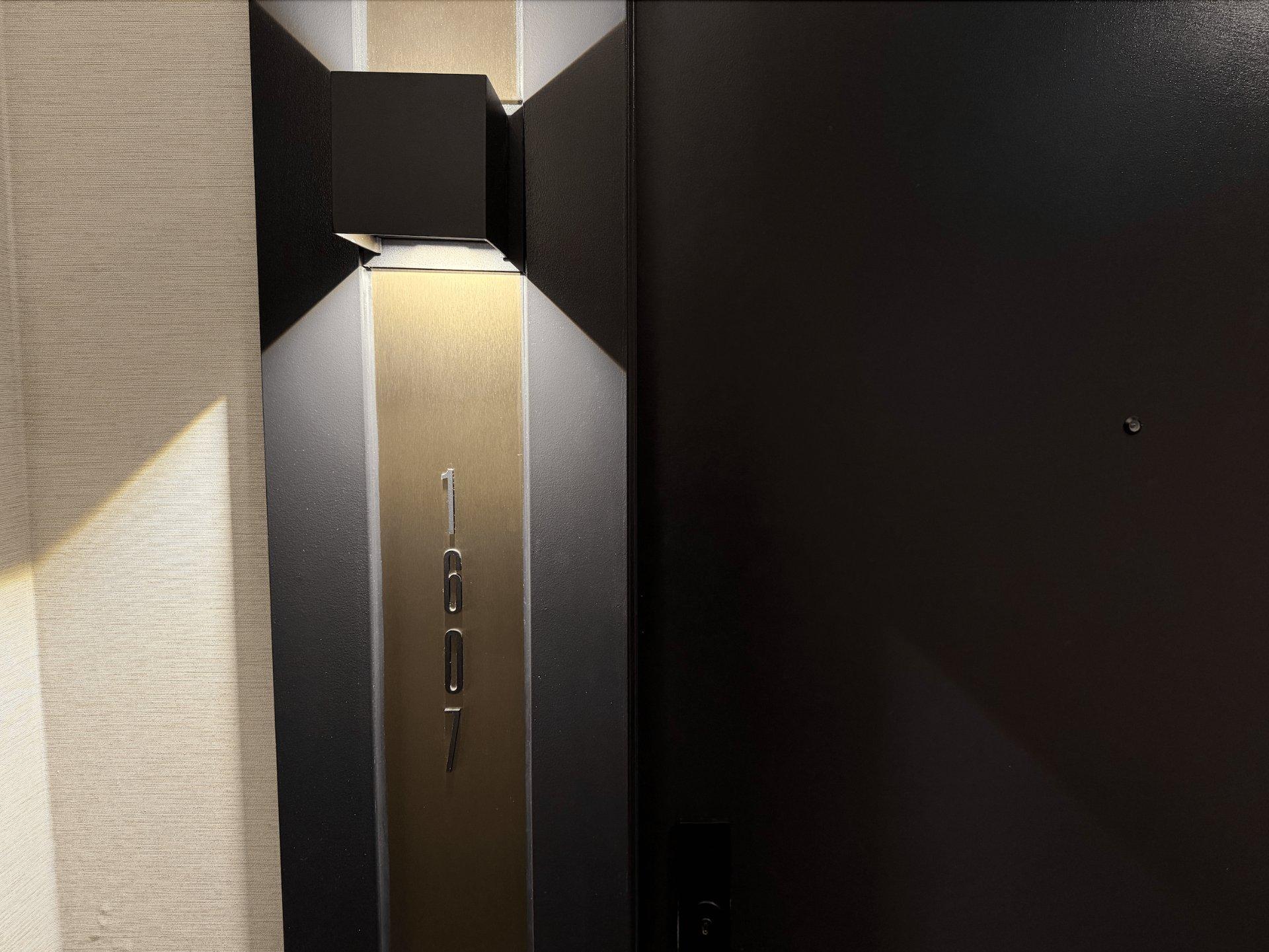 









720


Rue St-Jacques

, 1607,
Montréal (Ville-Marie),




QC
H3C1A1

