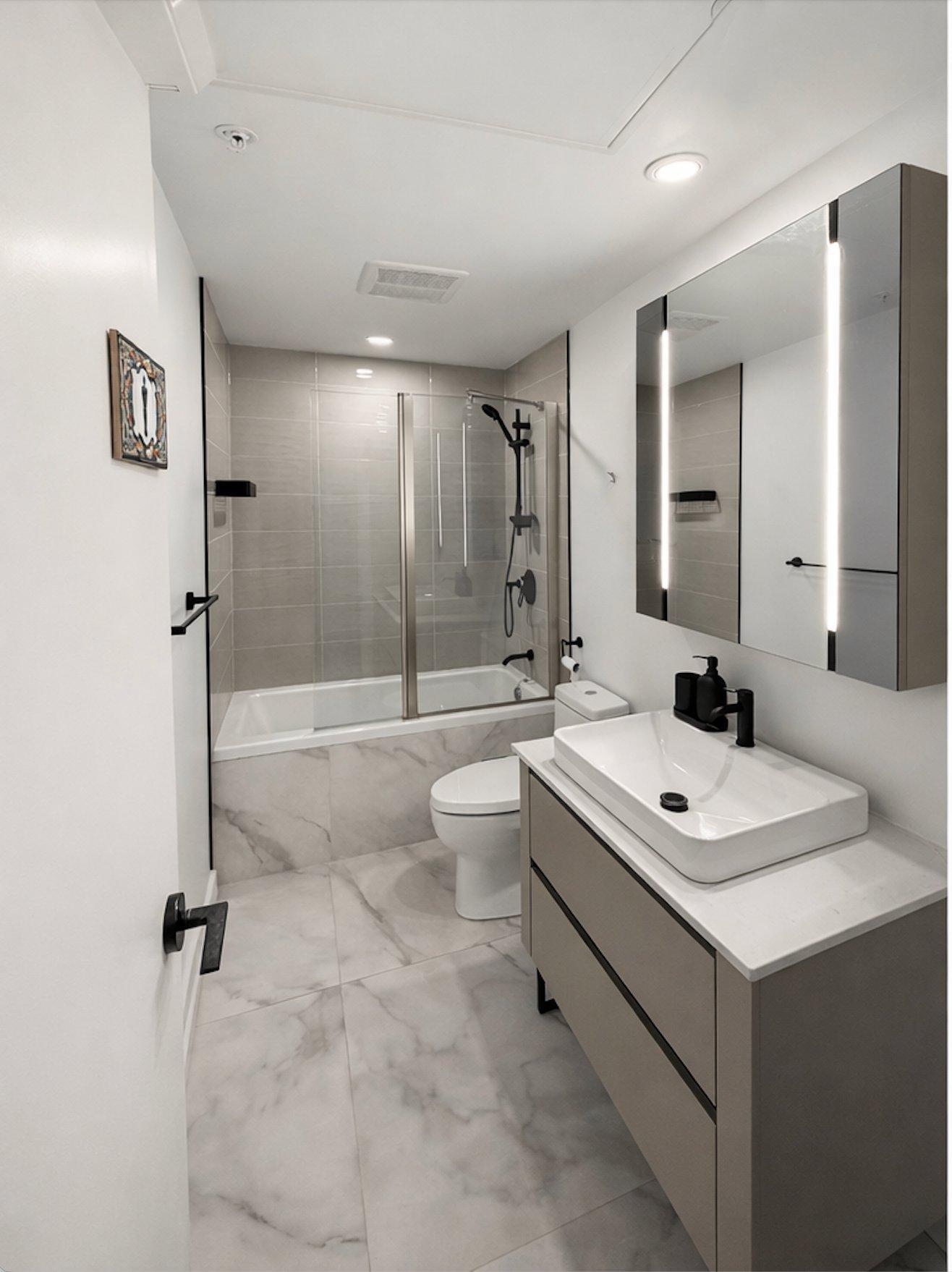 









720


Rue St-Jacques

, 1607,
Montréal (Ville-Marie),




QC
H3C1A1

