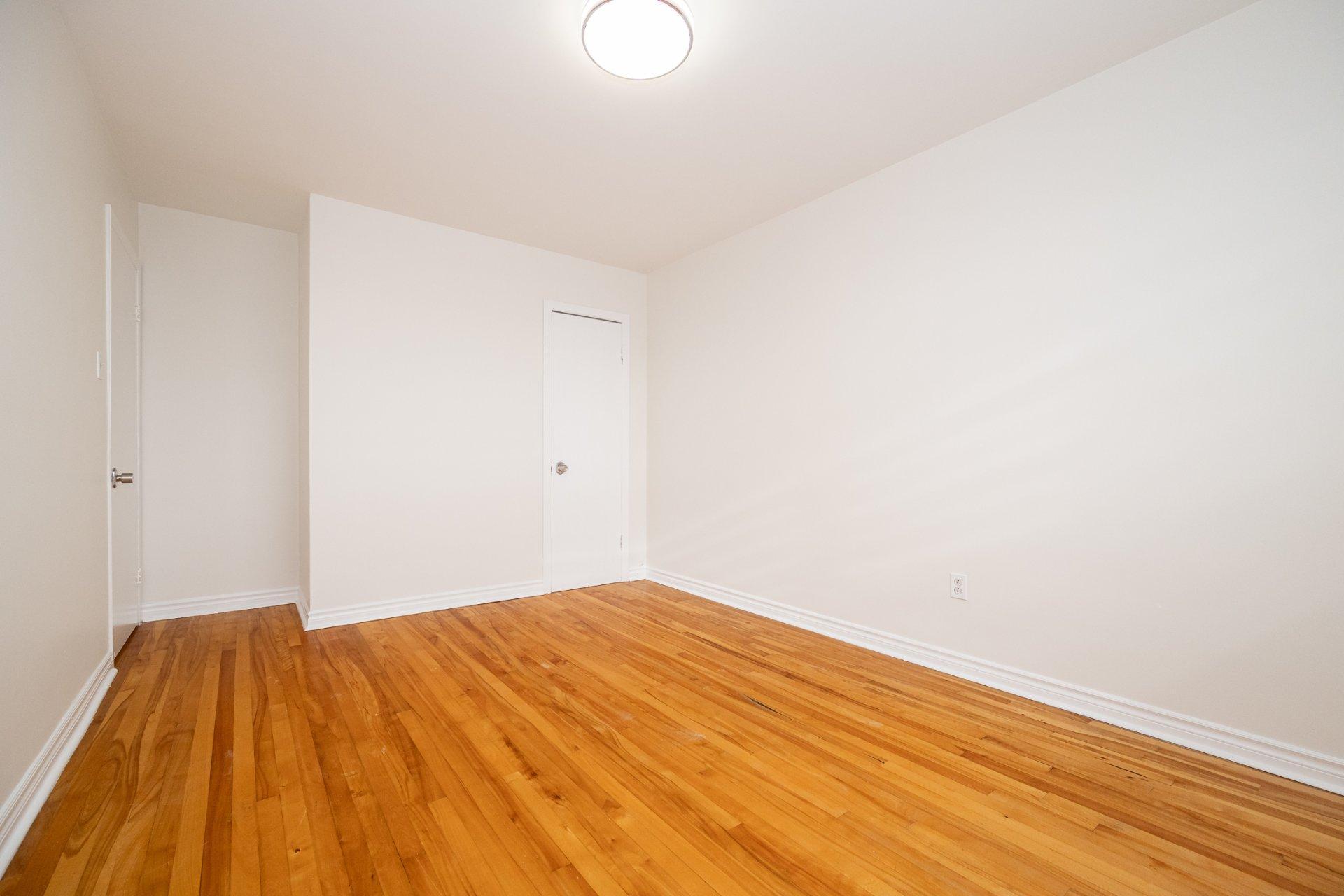 









4477


Boul. Notre-Dame

,
Laval (Chomedey),




QC
H7W1T7

