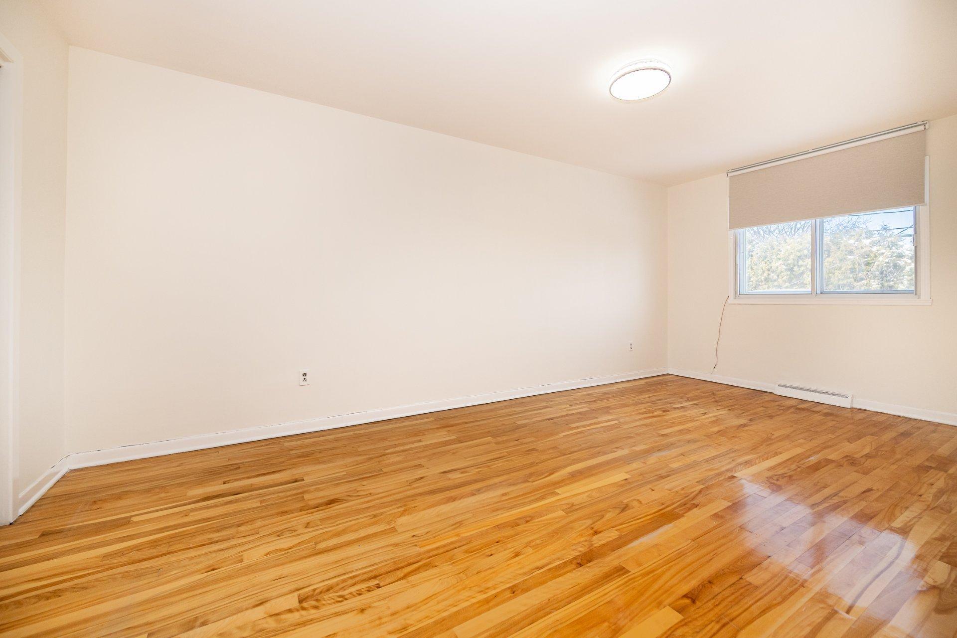 









4477


Boul. Notre-Dame

,
Laval (Chomedey),




QC
H7W1T7

