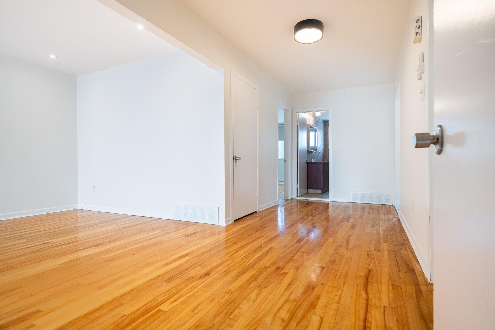 









4477


Boul. Notre-Dame

,
Laval (Chomedey),




QC
H7W1T7

