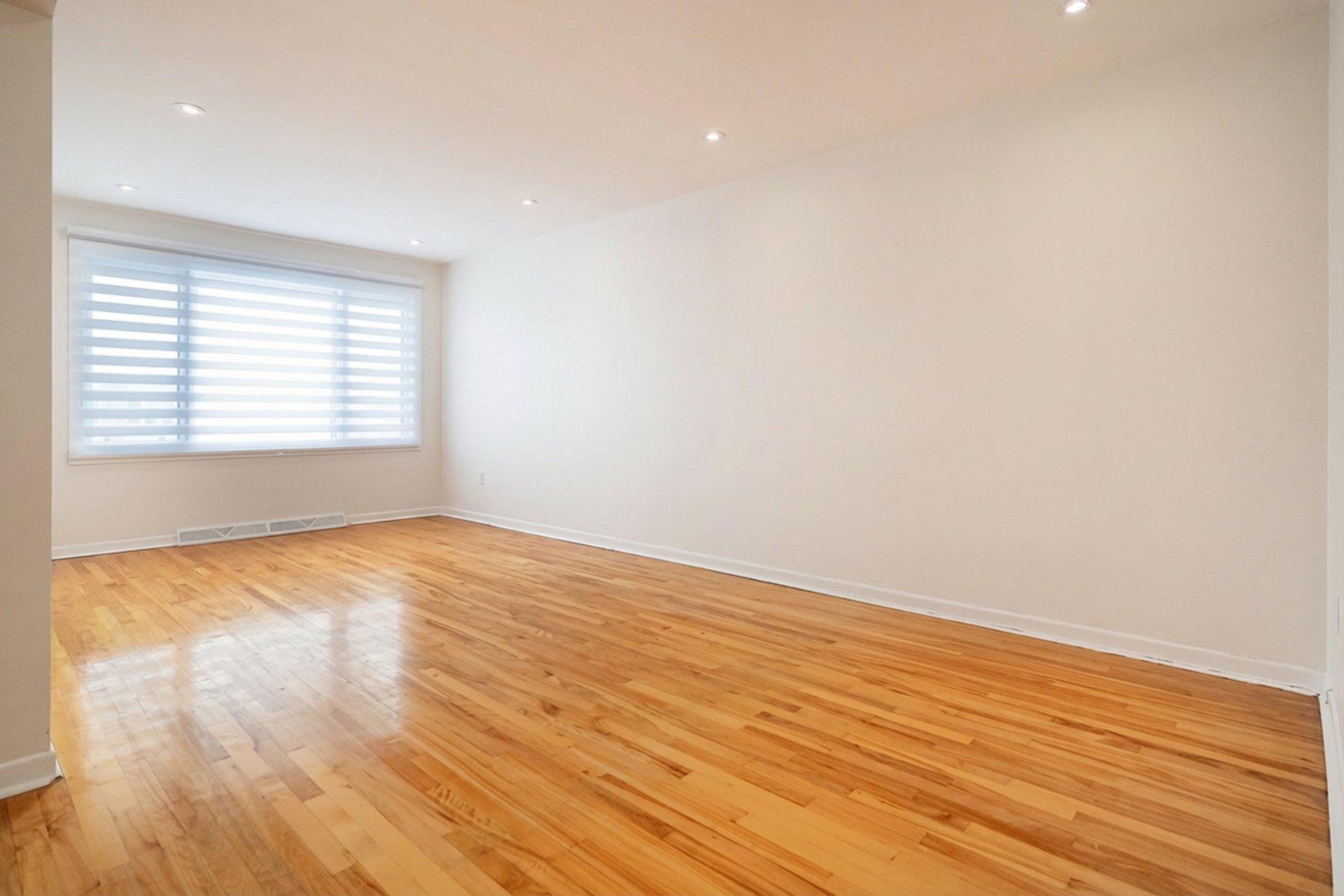 









4477


Boul. Notre-Dame

,
Laval (Chomedey),




QC
H7W1T7

