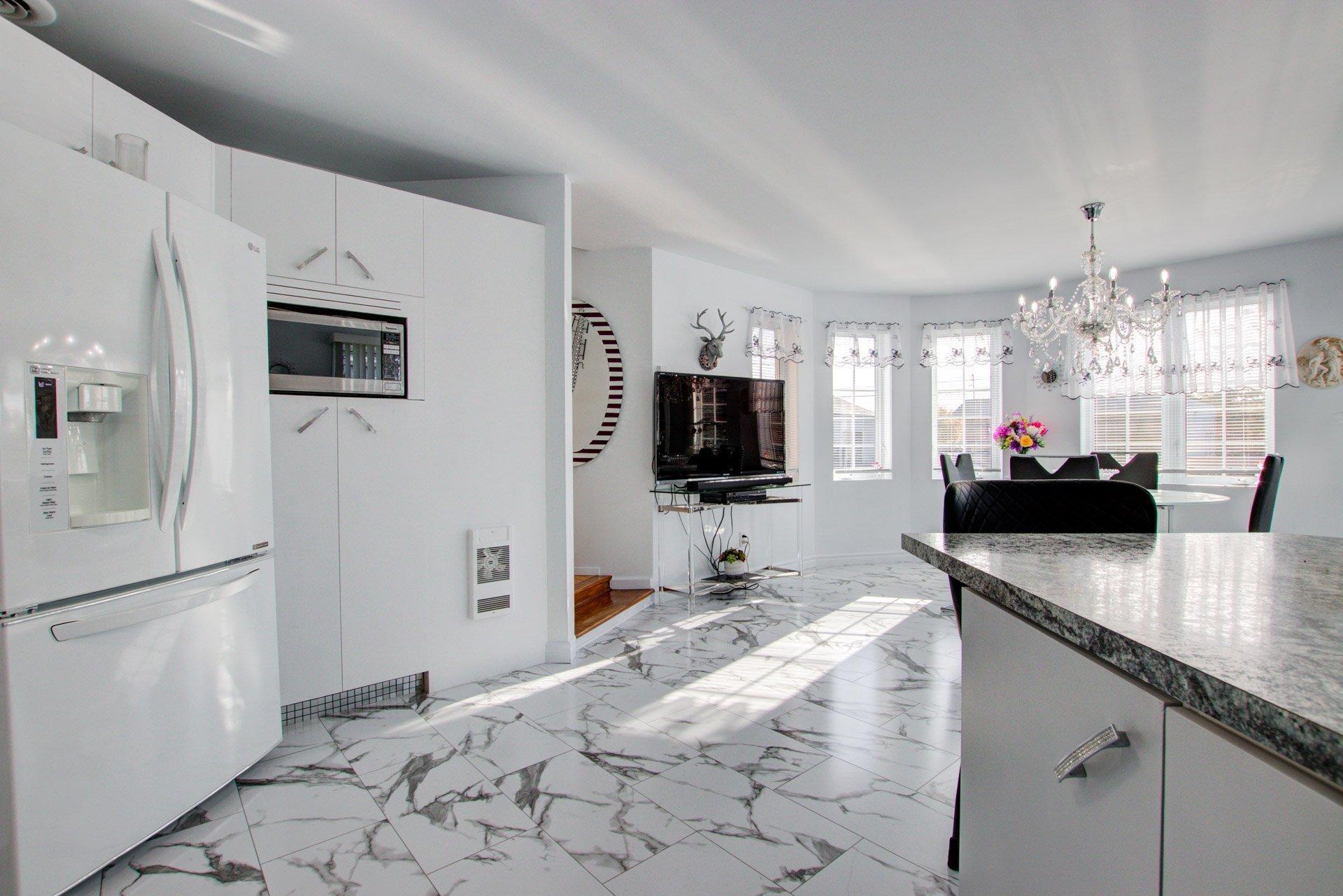 









1739


Rue Soucy

,
Longueuil (Saint-Hubert),




QC
J4T1A6

