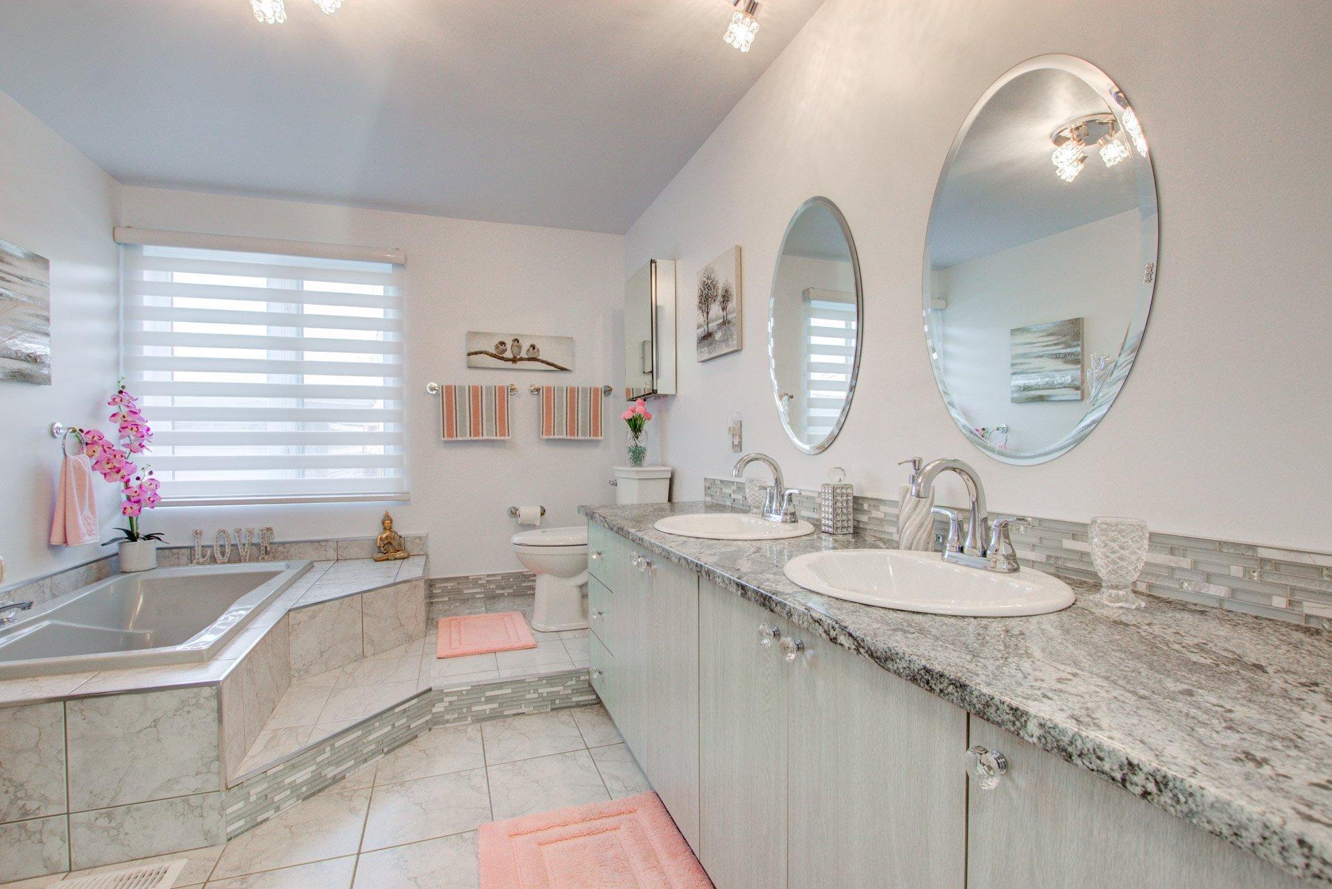 









1739


Rue Soucy

,
Longueuil (Saint-Hubert),




QC
J4T1A6

