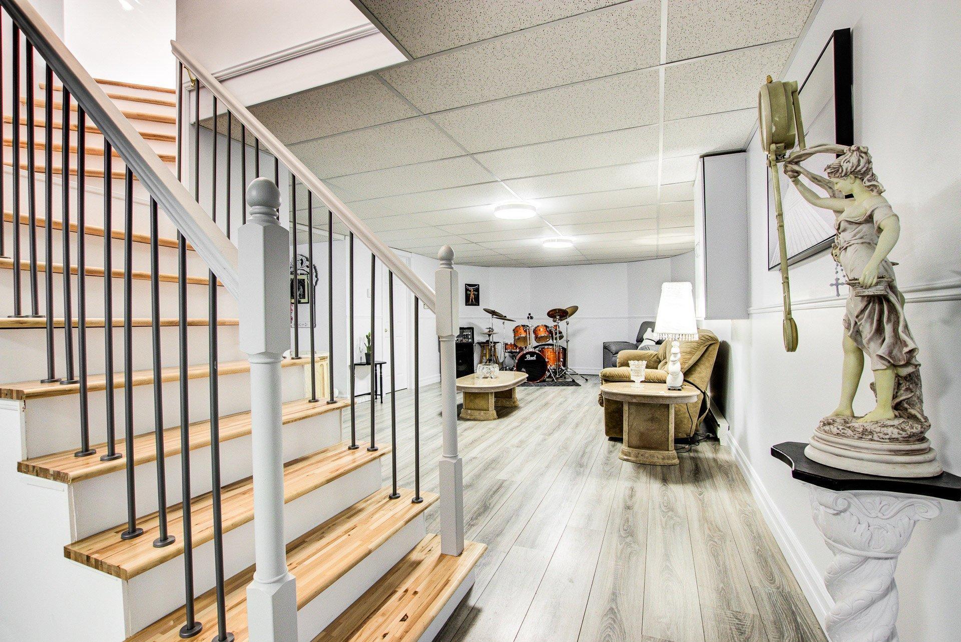 









1739


Rue Soucy

,
Longueuil (Saint-Hubert),




QC
J4T1A6

