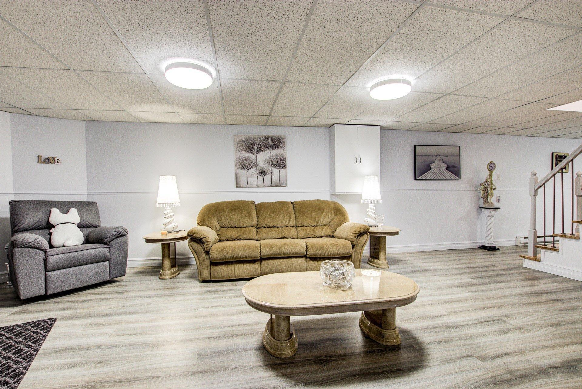 









1739


Rue Soucy

,
Longueuil (Saint-Hubert),




QC
J4T1A6

