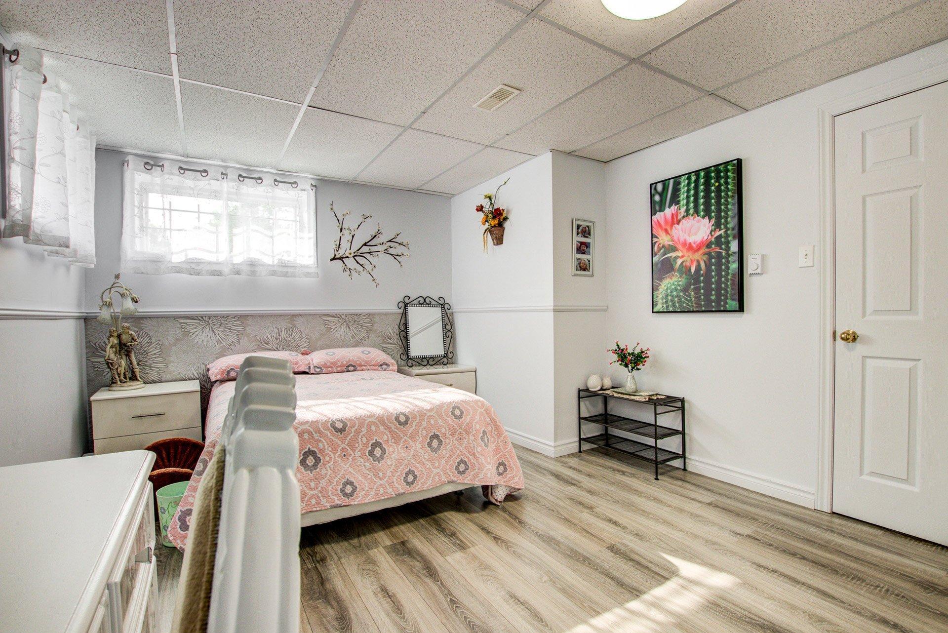 









1739


Rue Soucy

,
Longueuil (Saint-Hubert),




QC
J4T1A6

