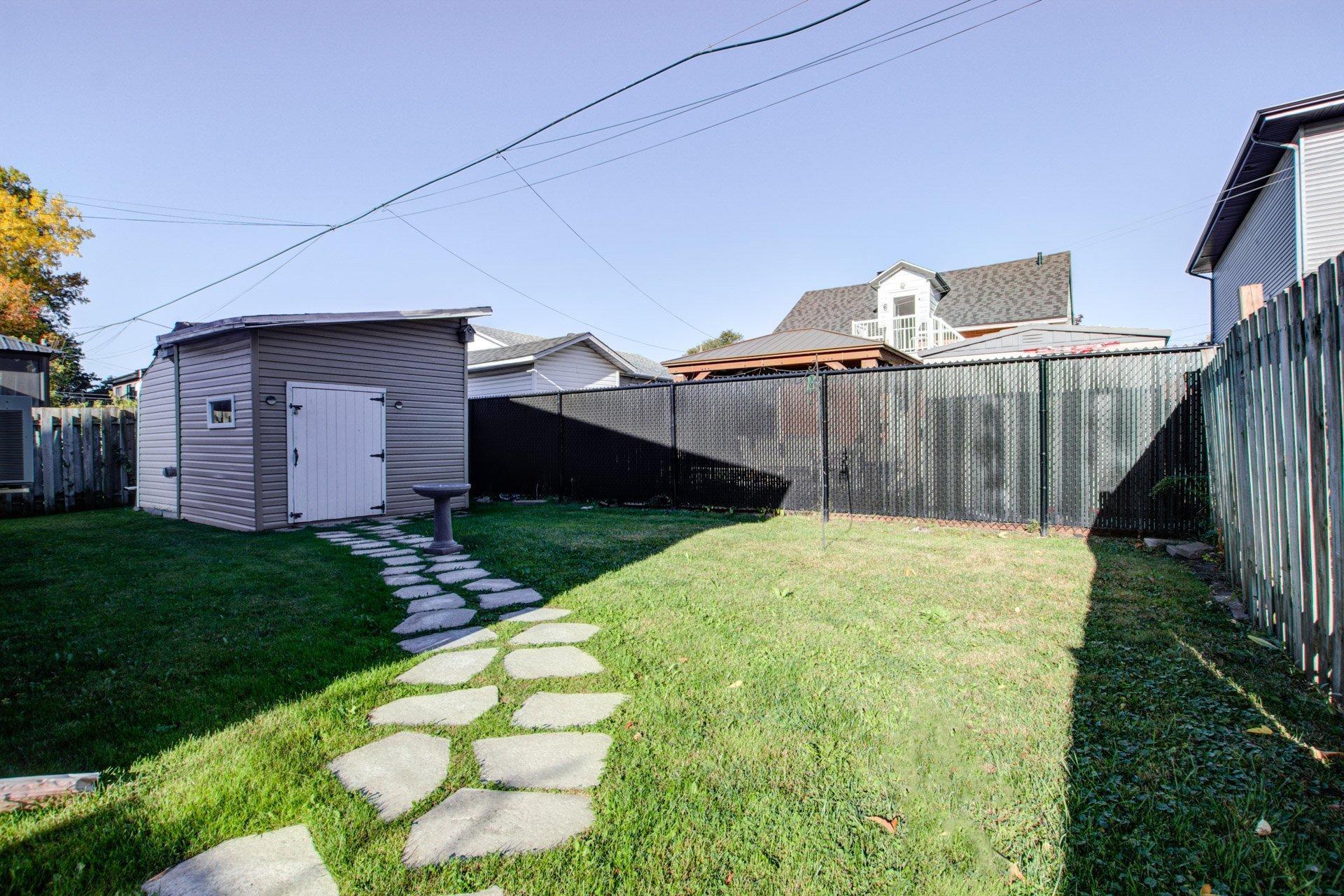 









1739


Rue Soucy

,
Longueuil (Saint-Hubert),




QC
J4T1A6

