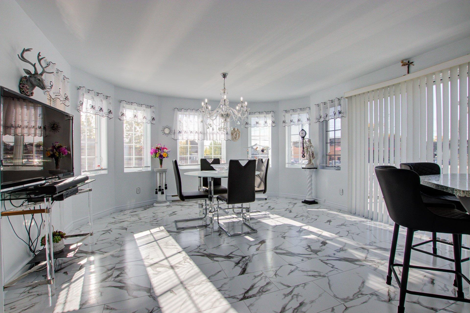 









1739


Rue Soucy

,
Longueuil (Saint-Hubert),




QC
J4T1A6

