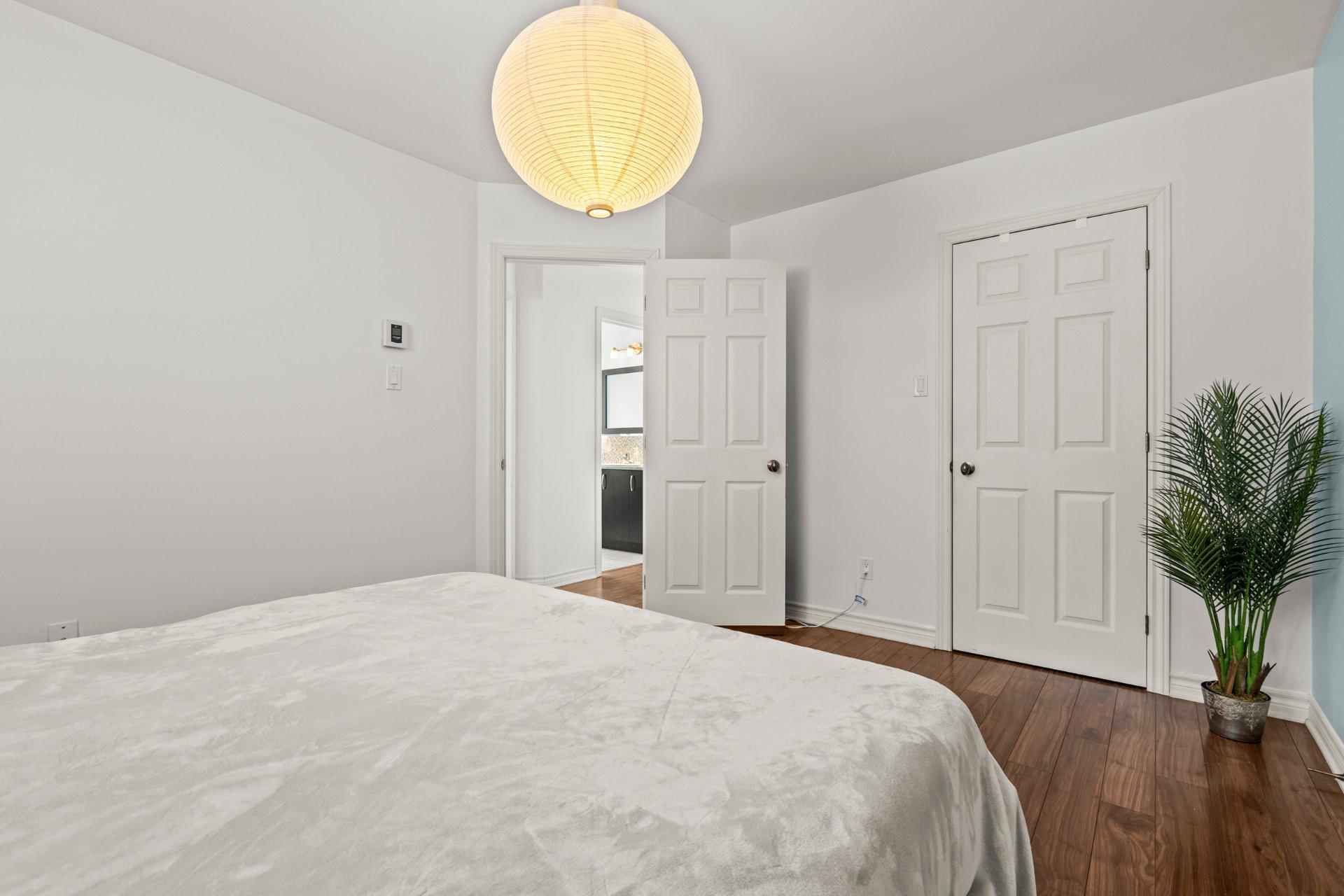 









3760


Boul. Gareau

,
Longueuil (Saint-Hubert),




QC
J3Y0M1

