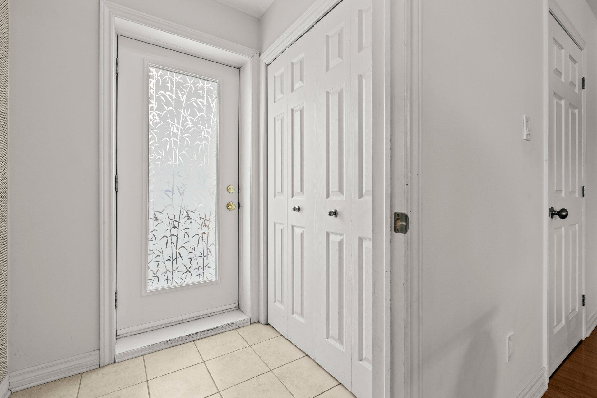 









3760


Boul. Gareau

,
Longueuil (Saint-Hubert),




QC
J3Y0M1

