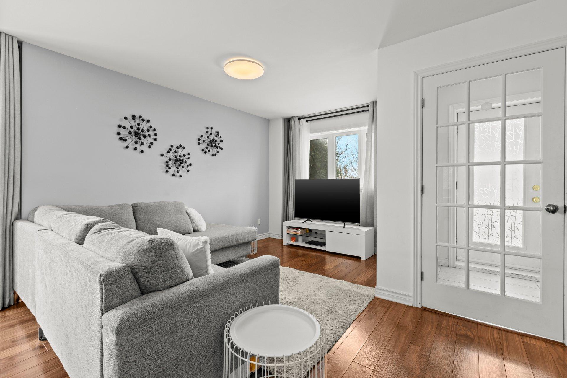 









3760


Boul. Gareau

,
Longueuil (Saint-Hubert),




QC
J3Y0M1

