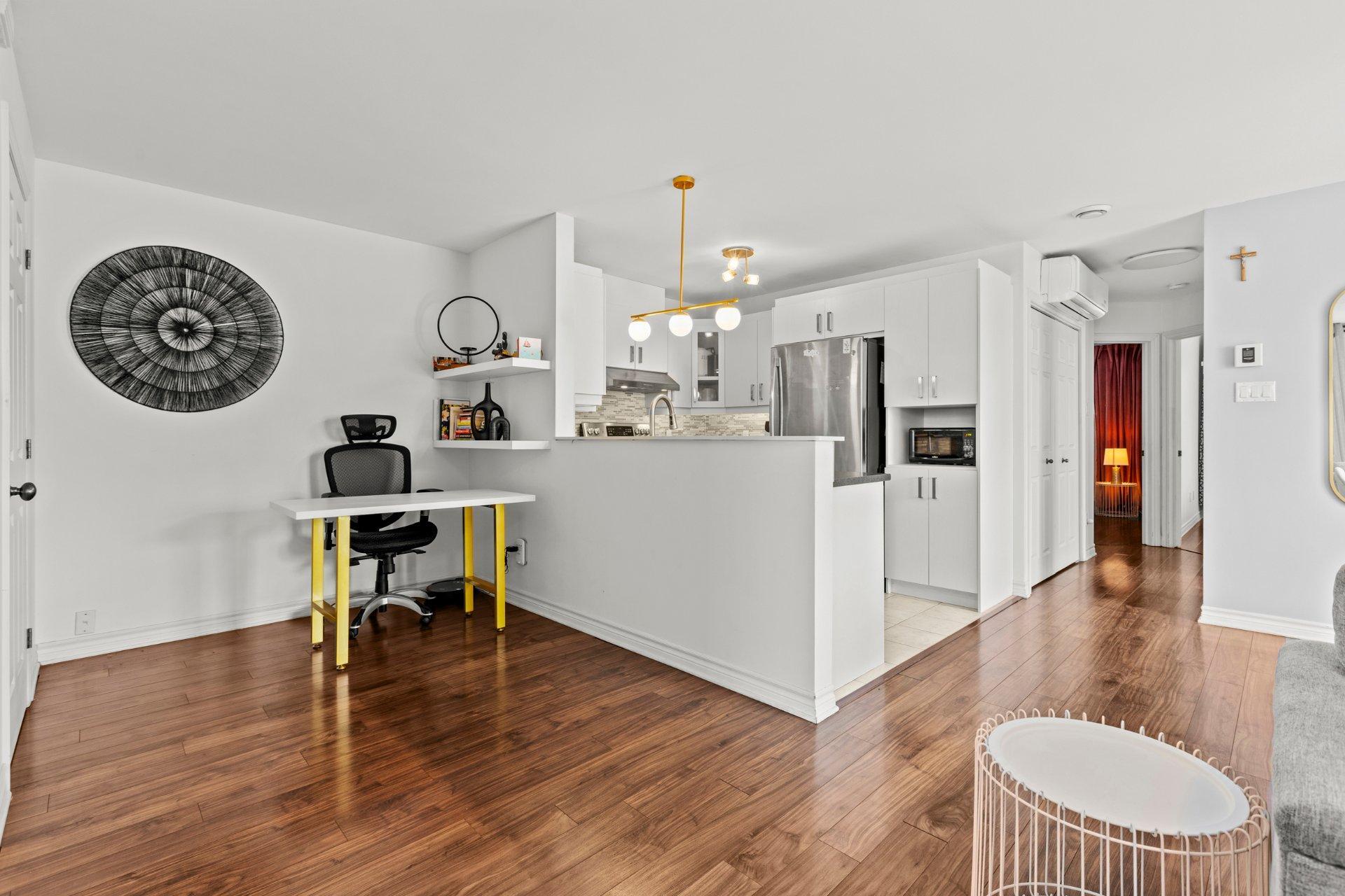 









3760


Boul. Gareau

,
Longueuil (Saint-Hubert),




QC
J3Y0M1

