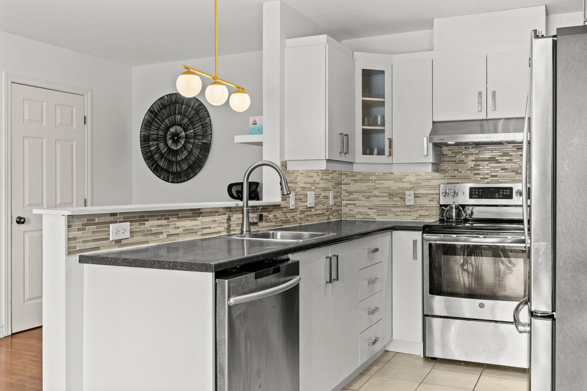 









3760


Boul. Gareau

,
Longueuil (Saint-Hubert),




QC
J3Y0M1

