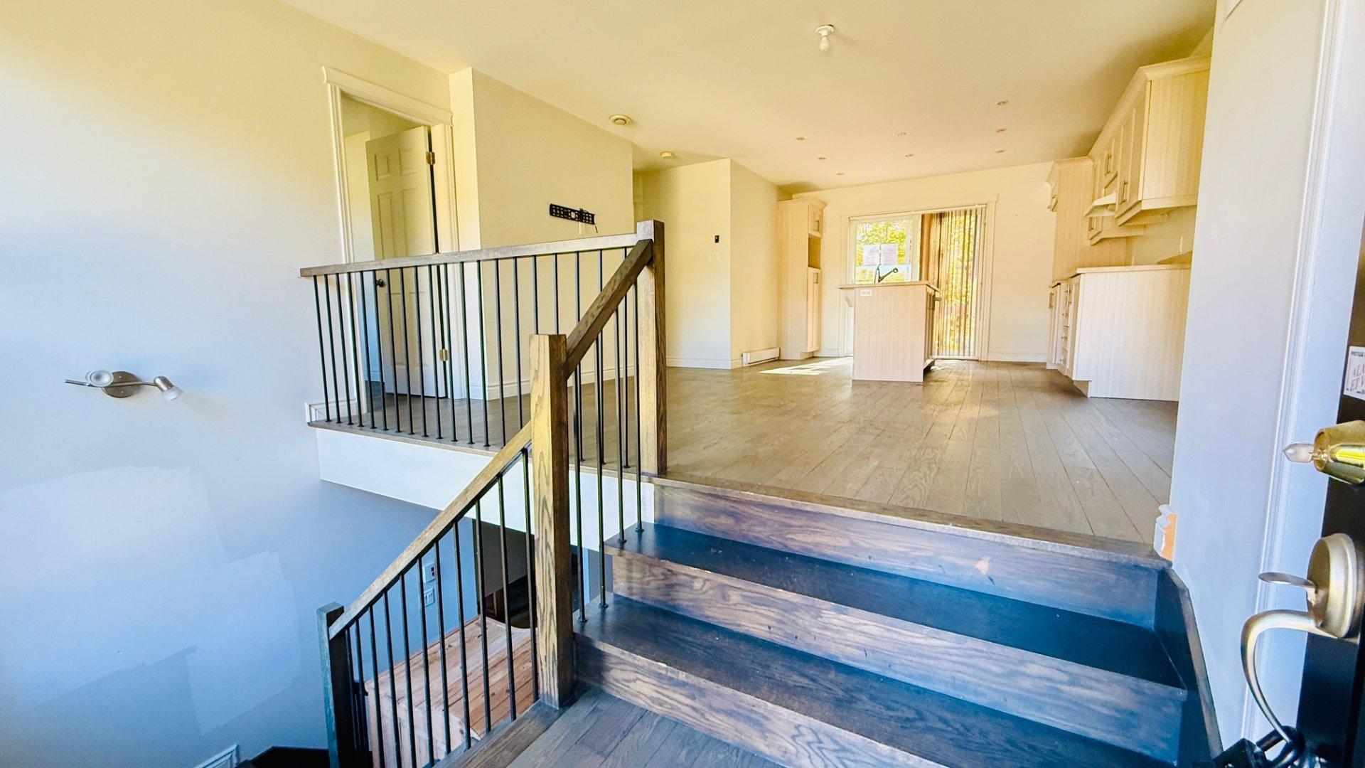 









178


Rue des Tournesols

,
Saint-Colomban,




QC
J5K0E4

