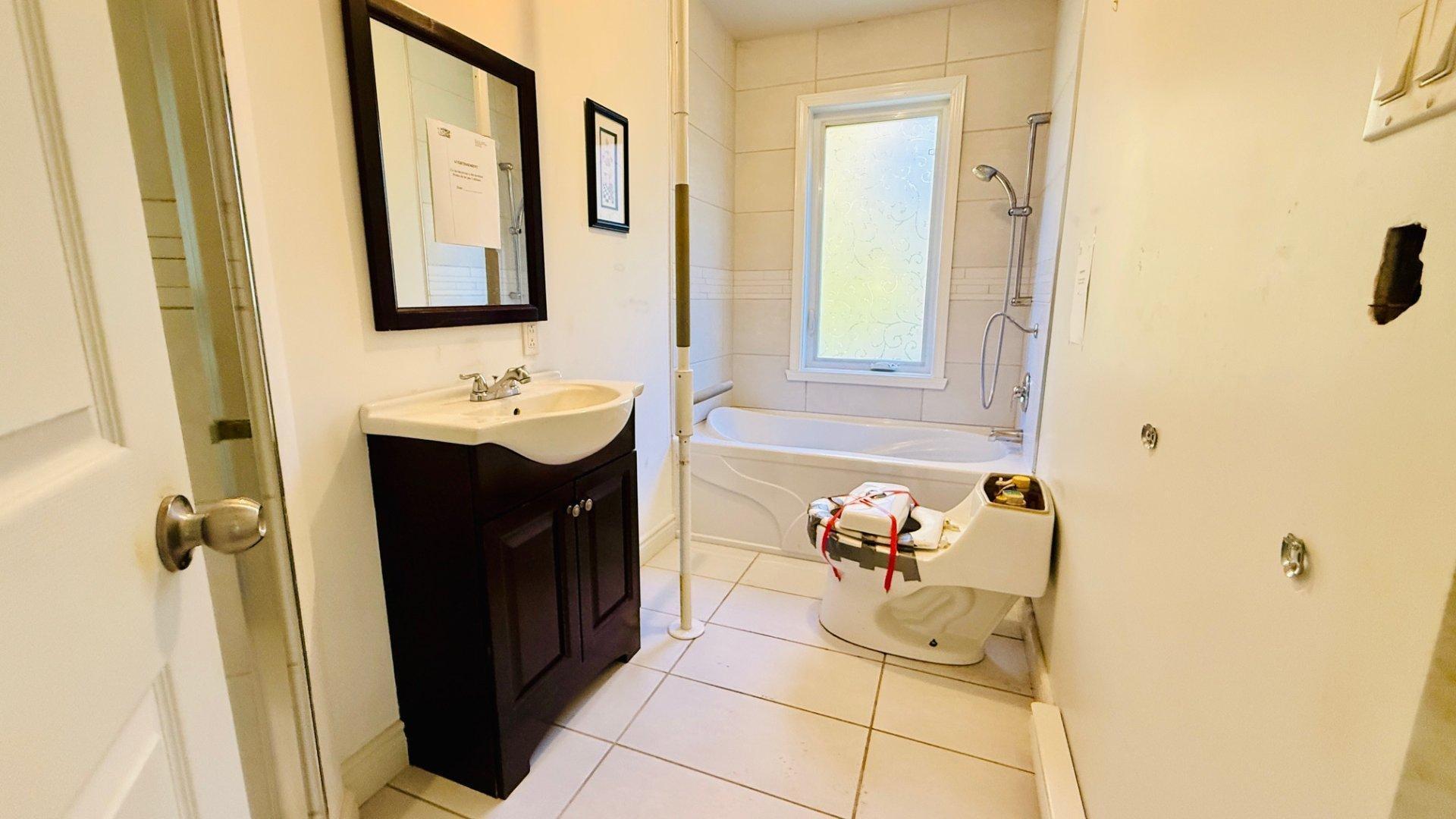 









178


Rue des Tournesols

,
Saint-Colomban,




QC
J5K0E4

