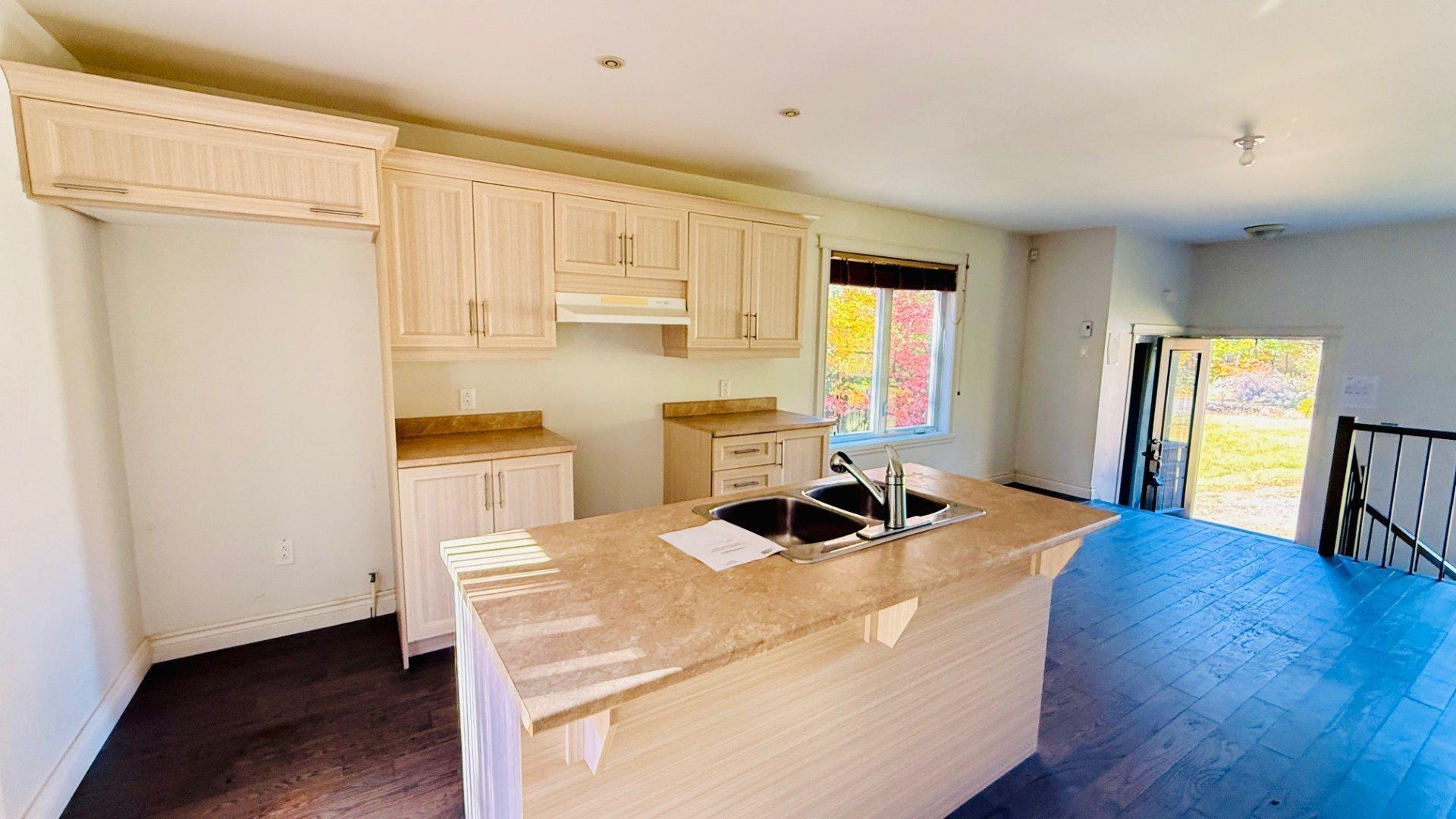 









178


Rue des Tournesols

,
Saint-Colomban,




QC
J5K0E4

