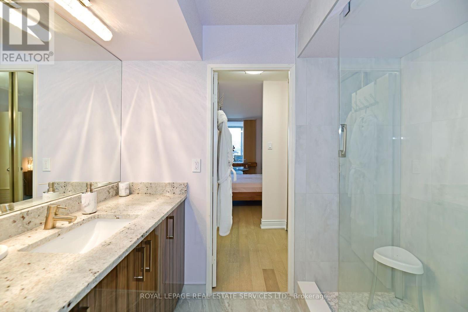 












1703 - 110 BLOOR STREET W

,
Toronto,




Ontario
M5S2W7

