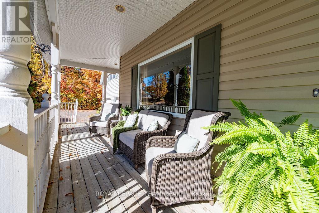 












698 BARRYVALE ROAD

,
Greater Madawaska,




Ontario
K0J1H0

