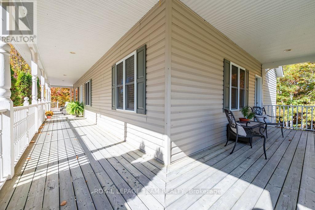 












698 BARRYVALE ROAD

,
Greater Madawaska,




Ontario
K0J1H0

