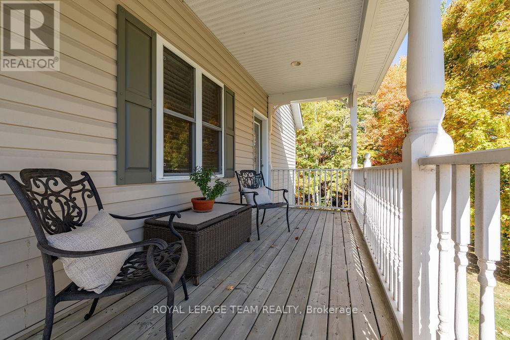 












698 BARRYVALE ROAD

,
Greater Madawaska,




Ontario
K0J1H0

