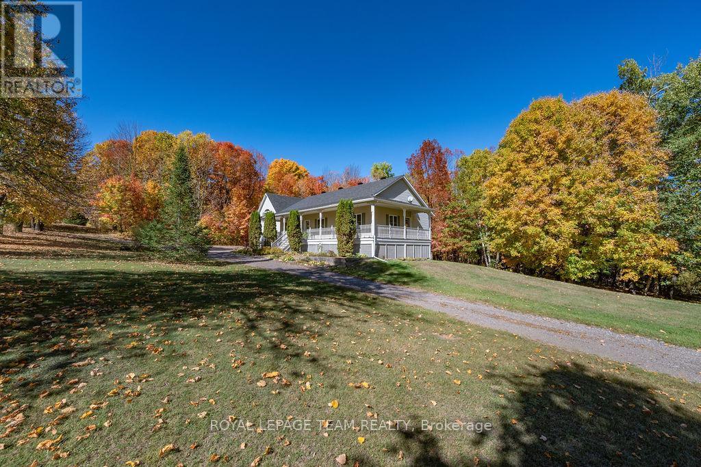 












698 BARRYVALE ROAD

,
Greater Madawaska,




Ontario
K0J1H0

