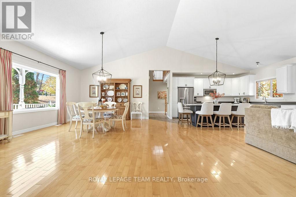 












698 BARRYVALE ROAD

,
Greater Madawaska,




Ontario
K0J1H0

