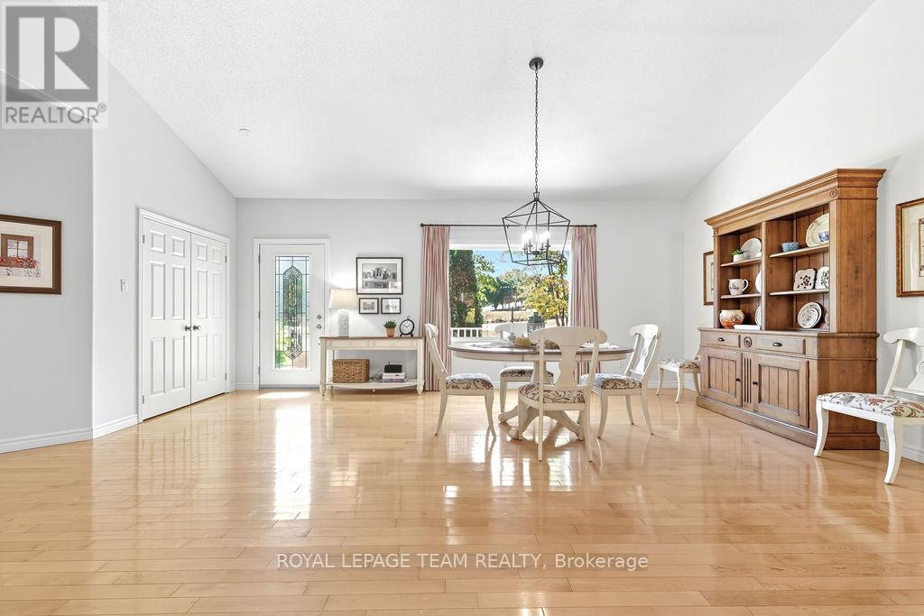 












698 BARRYVALE ROAD

,
Greater Madawaska,




Ontario
K0J1H0

