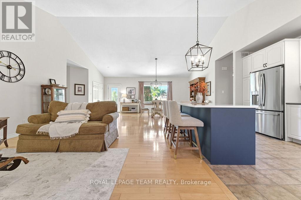 












698 BARRYVALE ROAD

,
Greater Madawaska,




Ontario
K0J1H0

