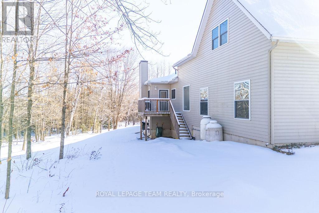 












698 BARRYVALE ROAD

,
Greater Madawaska,




Ontario
K0J1H0

