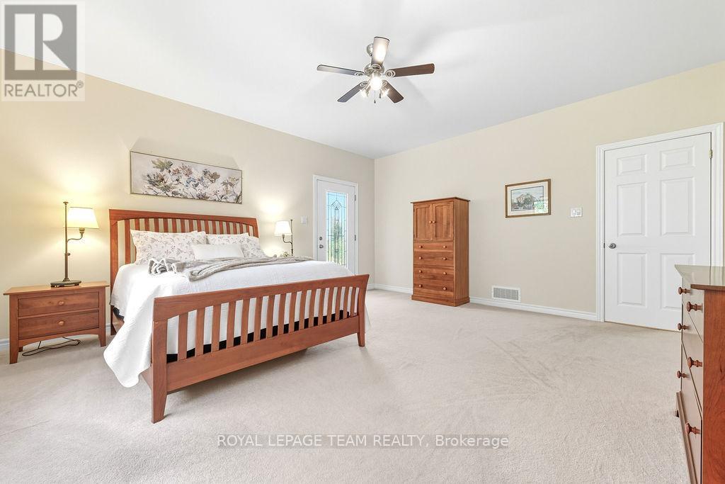 












698 BARRYVALE ROAD

,
Greater Madawaska,




Ontario
K0J1H0

