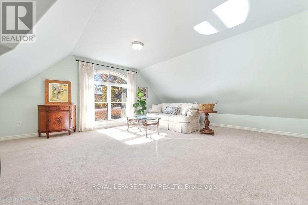 












698 BARRYVALE ROAD

,
Greater Madawaska,




Ontario
K0J1H0

