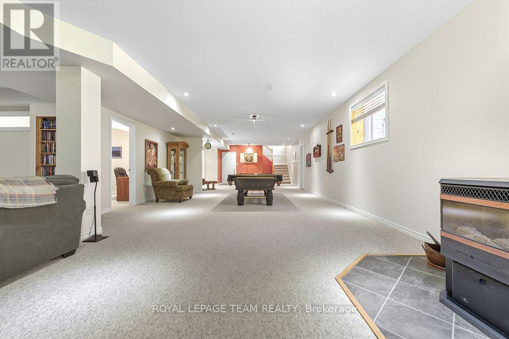 












698 BARRYVALE ROAD

,
Greater Madawaska,




Ontario
K0J1H0

